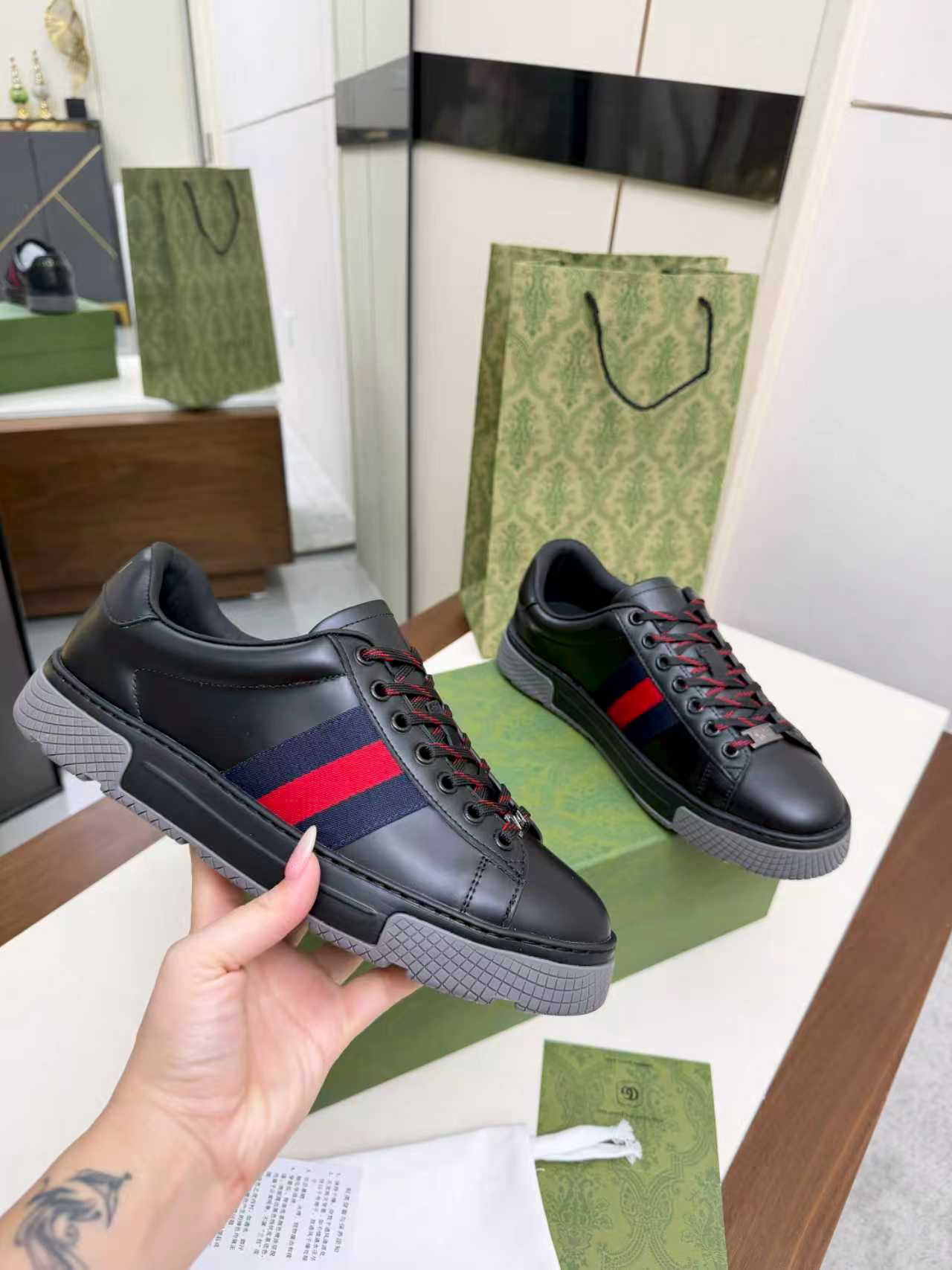 Gucci 一比一 男款 黑色條紋休閒鞋 經典百搭輕奢款