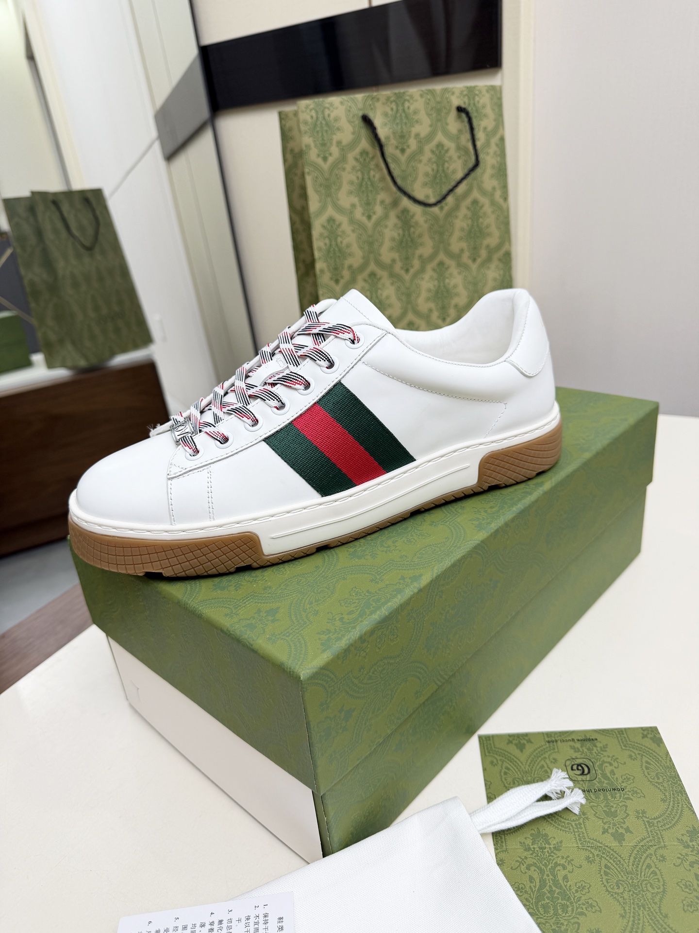 Gucci 原單 男女款 白色條紋休閒鞋 輕奢簡約日常款