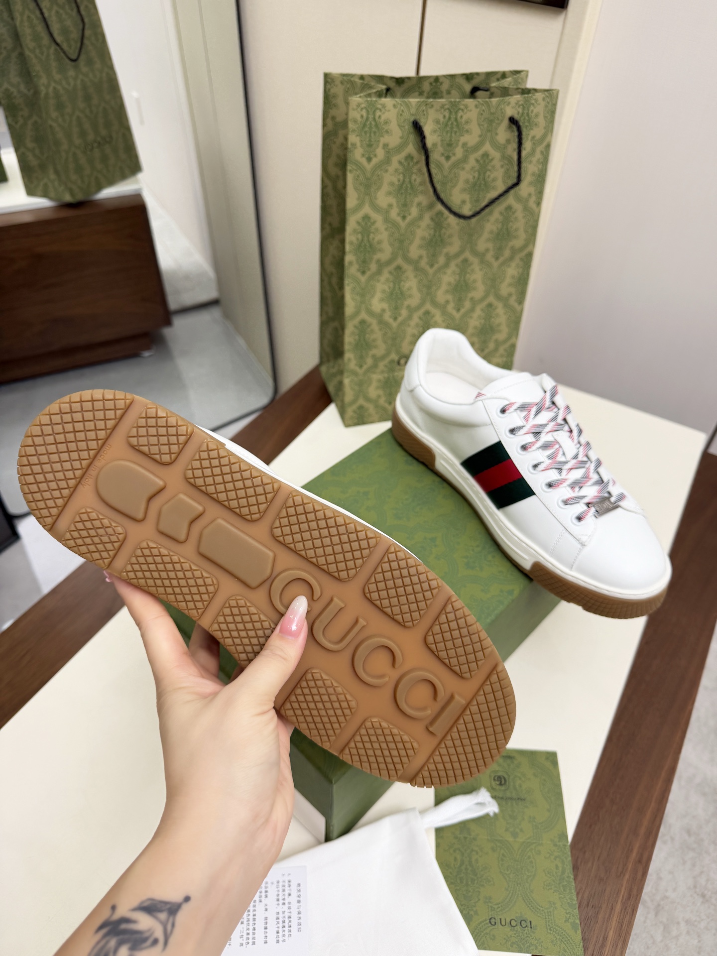 Gucci 原單 男女款 白色條紋休閒鞋 輕奢簡約日常款| 7 Gucci 原單 男女款 白色條紋休閒鞋 輕奢簡約日常款