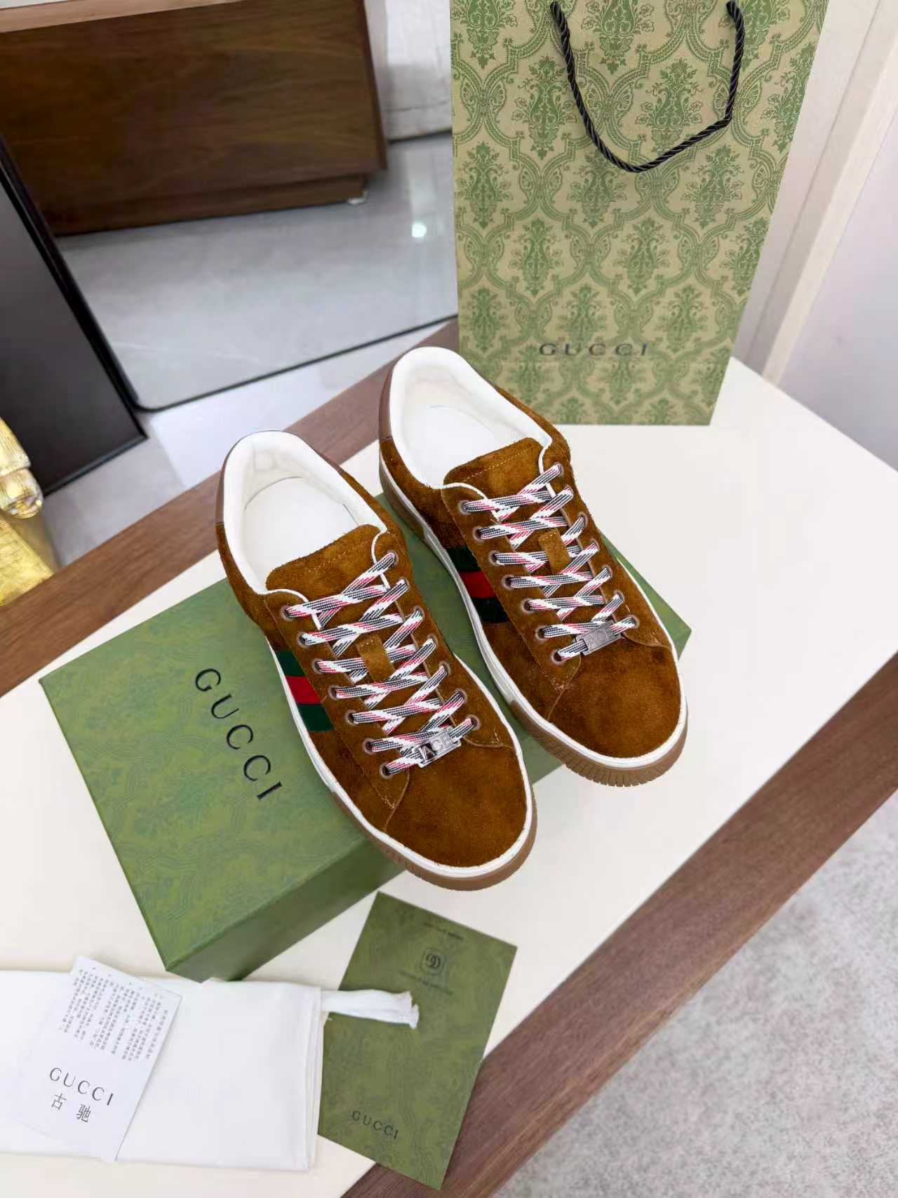 Gucci A貨 男款 麂皮棕色休閒鞋 復古時尚百搭款| 14 Gucci A貨 男款 麂皮棕色休閒鞋 復古時尚百搭款