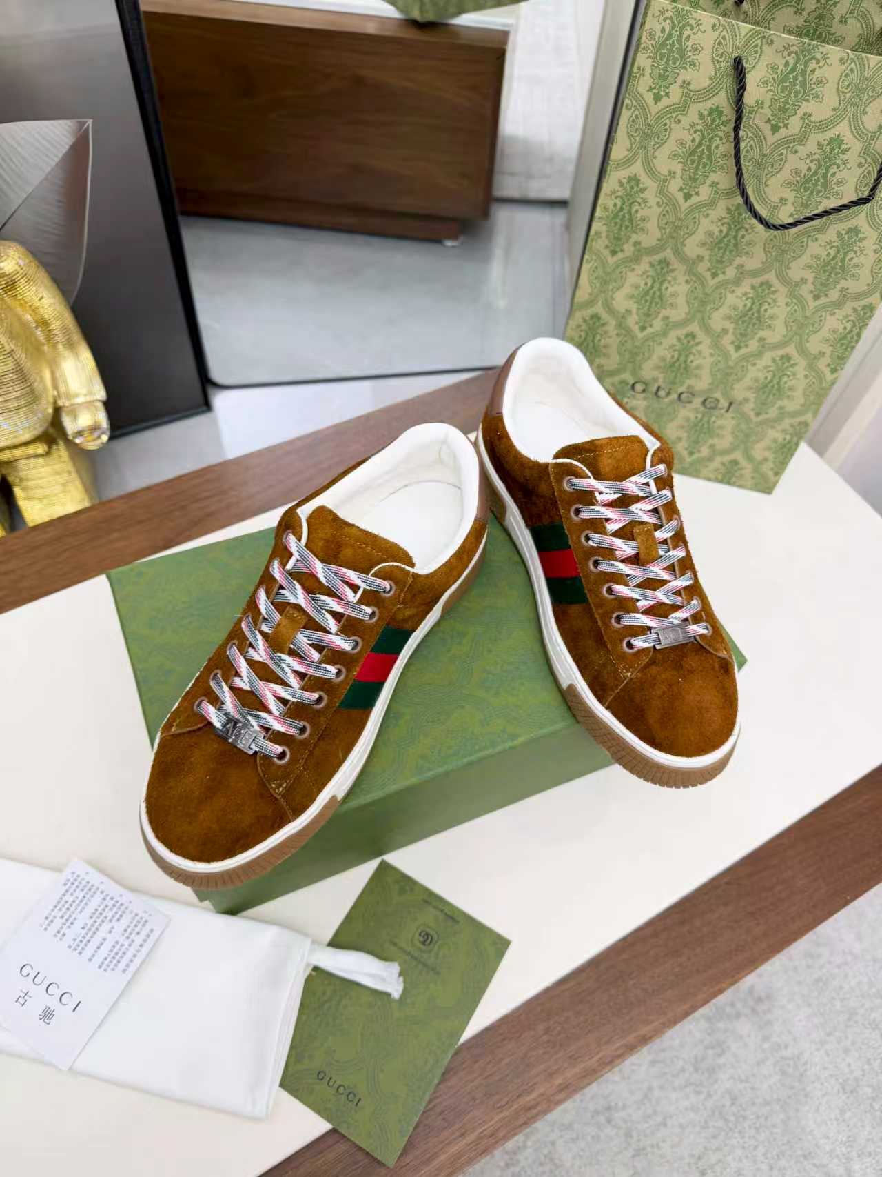 Gucci A貨 男款 麂皮棕色休閒鞋 復古時尚百搭款| 13 Gucci A貨 男款 麂皮棕色休閒鞋 復古時尚百搭款
