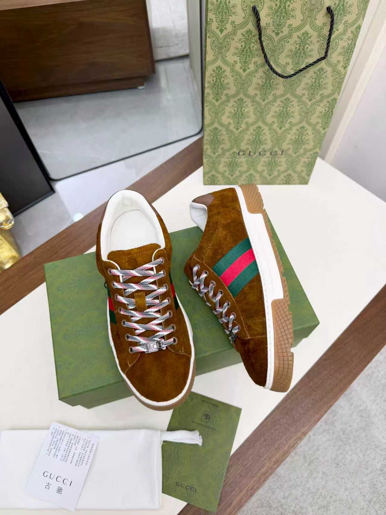 Gucci A貨 男款 麂皮棕色休閒鞋 復古時尚百搭款| 12 Gucci A貨 男款 麂皮棕色休閒鞋 復古時尚百搭款
