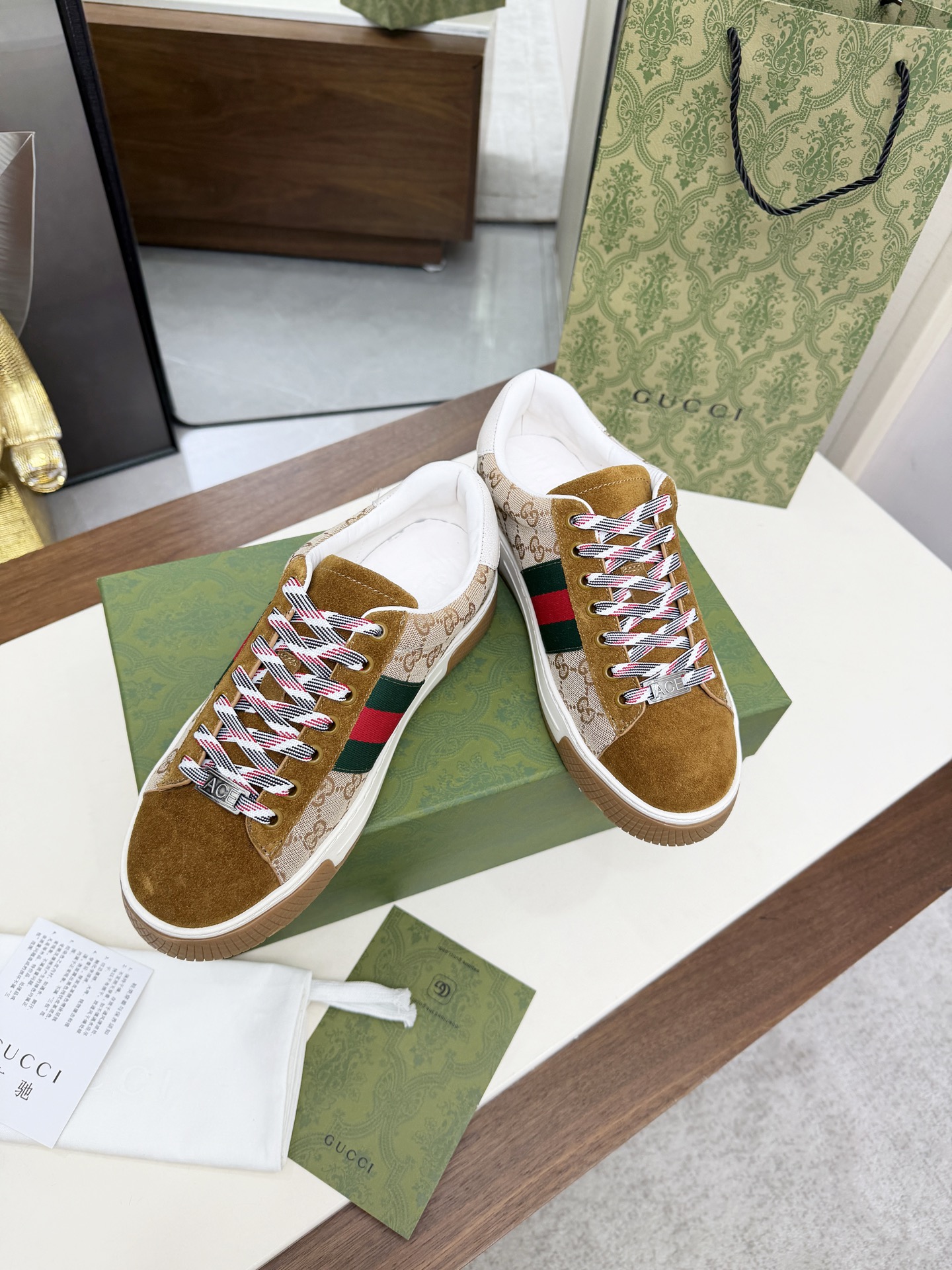 Gucci 高仿 男款 老花拼接休閒鞋 經典條紋設計款| 11 Gucci 高仿 男款 老花拼接休閒鞋 經典條紋設計款