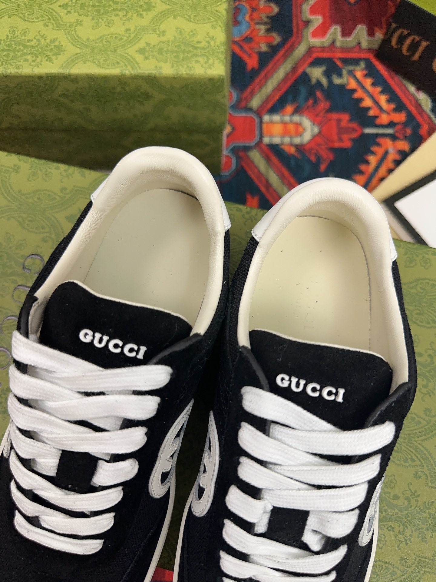 Gucci 原單 男女款 黑色復古休閒鞋 極簡百搭質感款| 10 Gucci 原單 男女款 黑色復古休閒鞋 極簡百搭質感款
