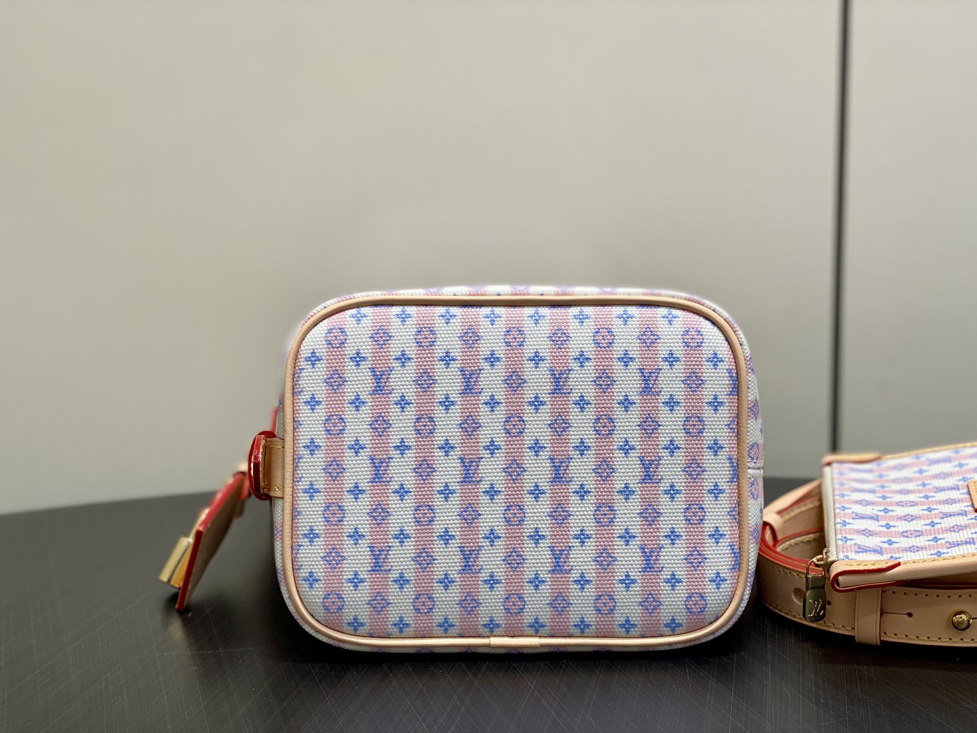 LV原單彩色Monogram Bucket水桶包 鏈條單肩斜背包