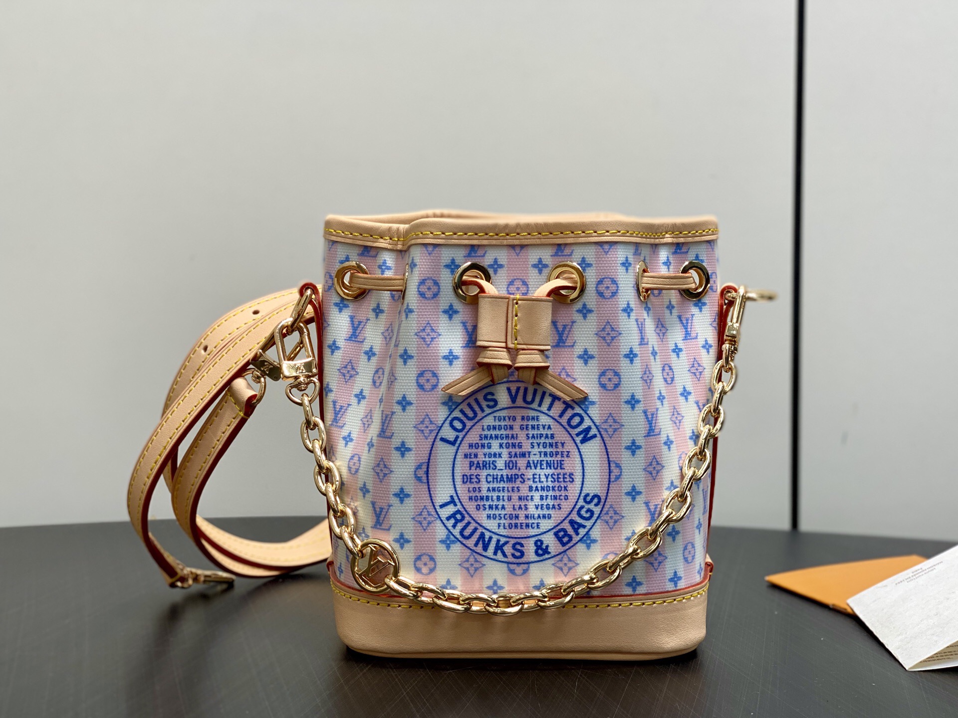 LV A貨Trunks系列迷你水桶包 彩色Monogram斜背包