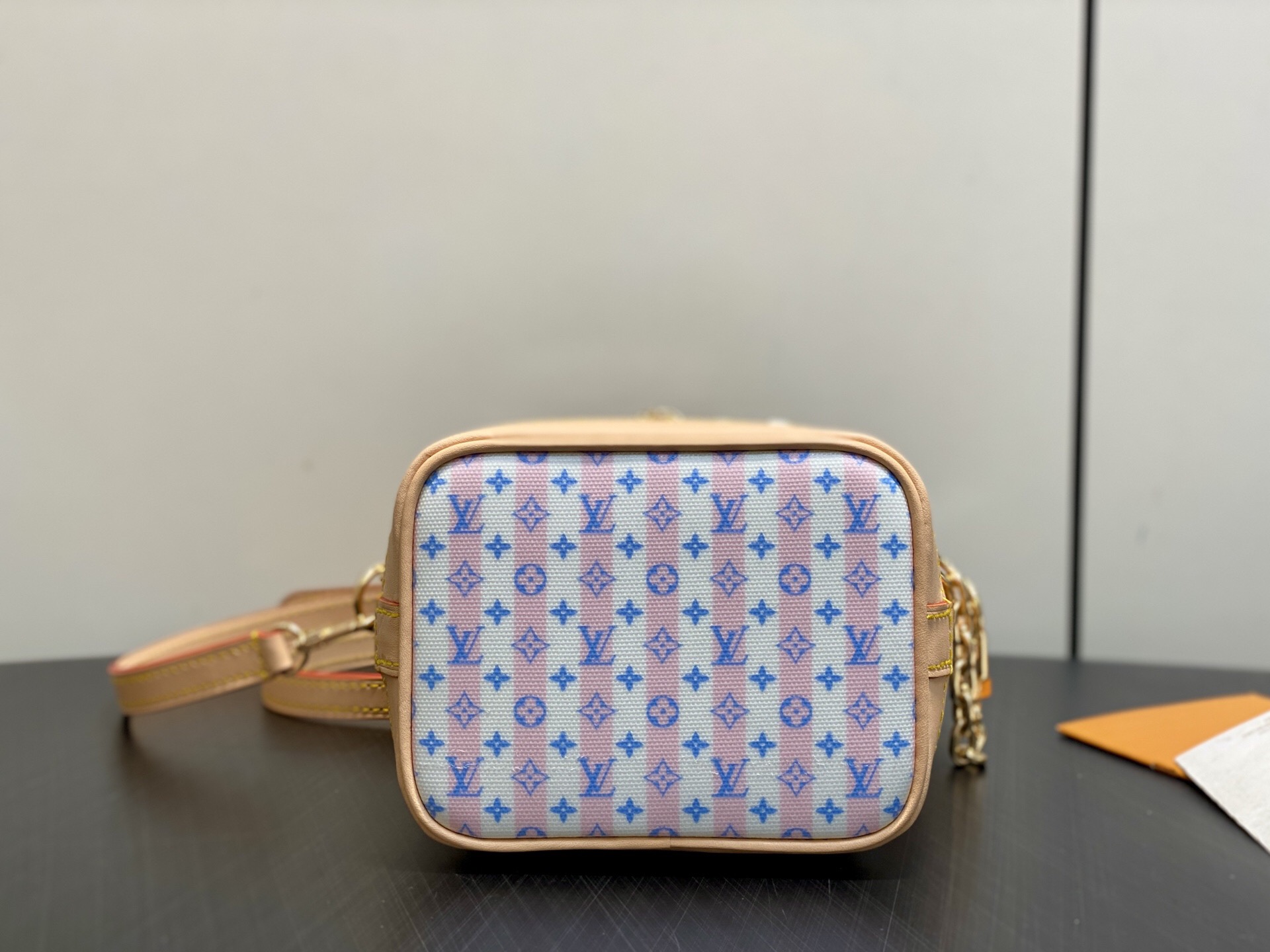 LV A貨Trunks系列迷你水桶包 彩色Monogram斜背包