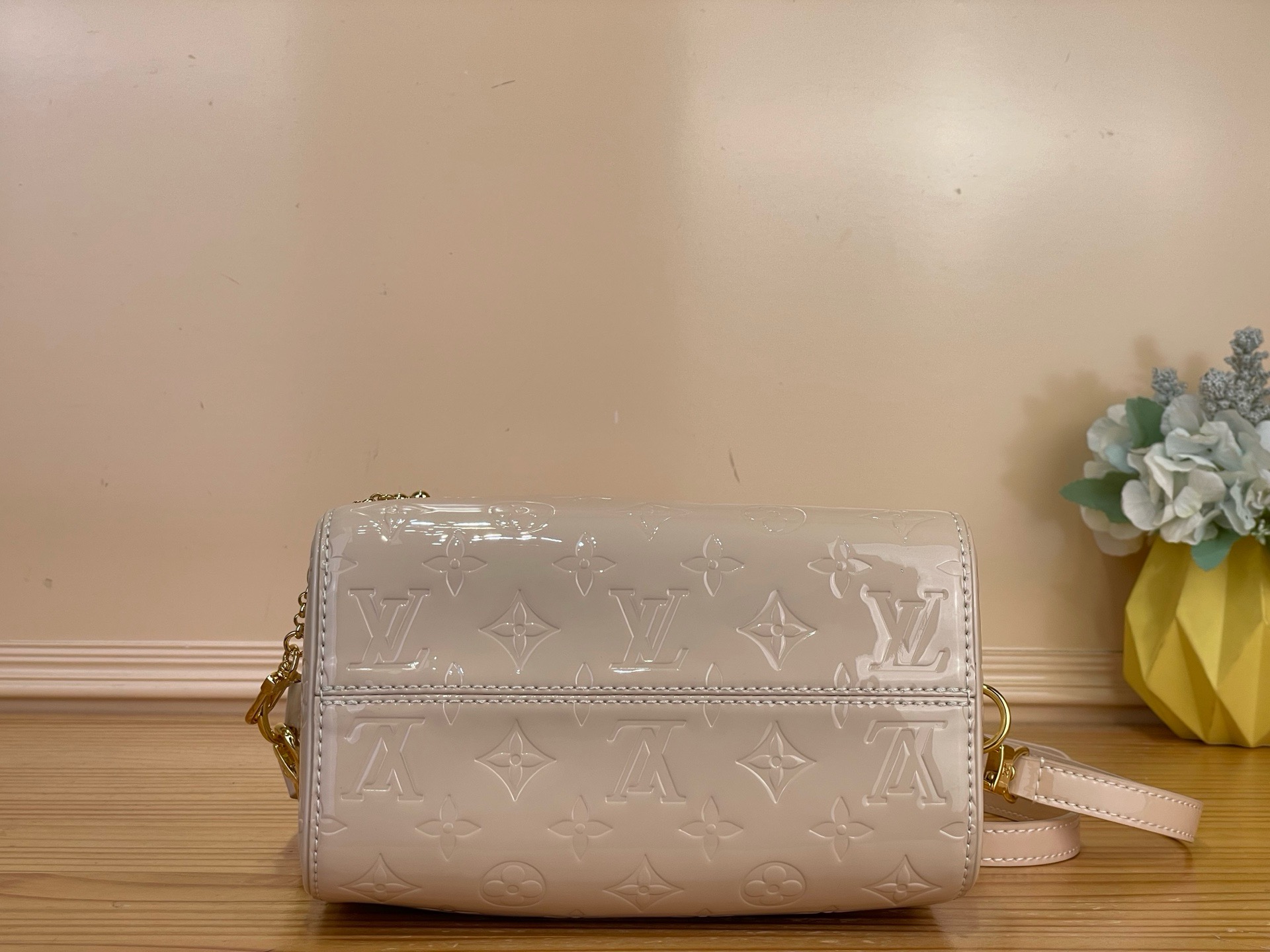 LV 原單 Vernis 漆皮Speedy Nano 手提斜背迷你包 奶茶色| 12 LV 原單 Vernis 漆皮Speedy Nano 手提斜背迷你包 奶茶色