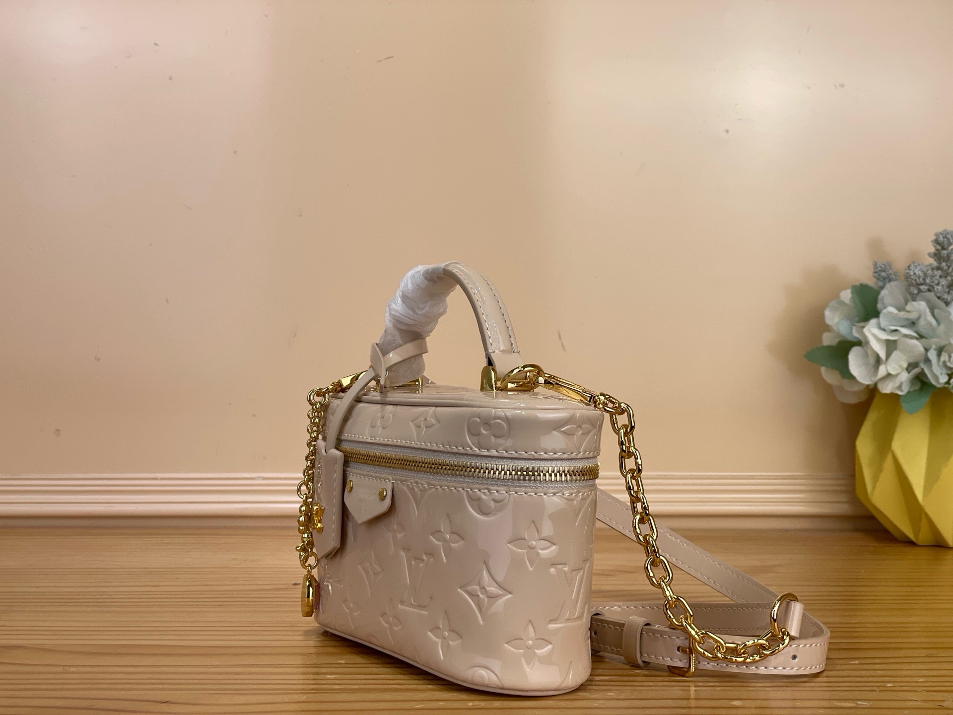 LV A貨 Monogram Bucket 水桶包 米杏色刺繡肩背包