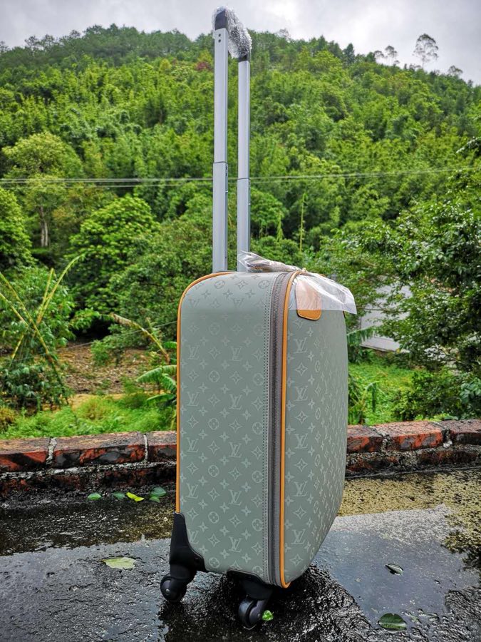 LV 原單 Monogram Grey 旅行拉桿箱 精品登機箱