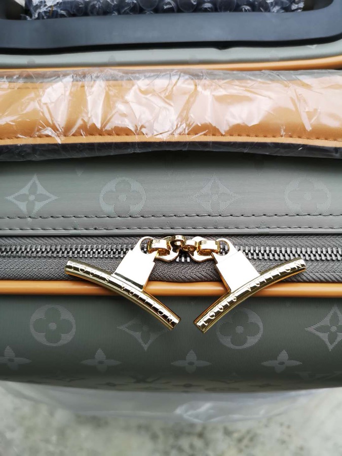 LV 原單 Monogram Grey 旅行拉桿箱 精品登機箱