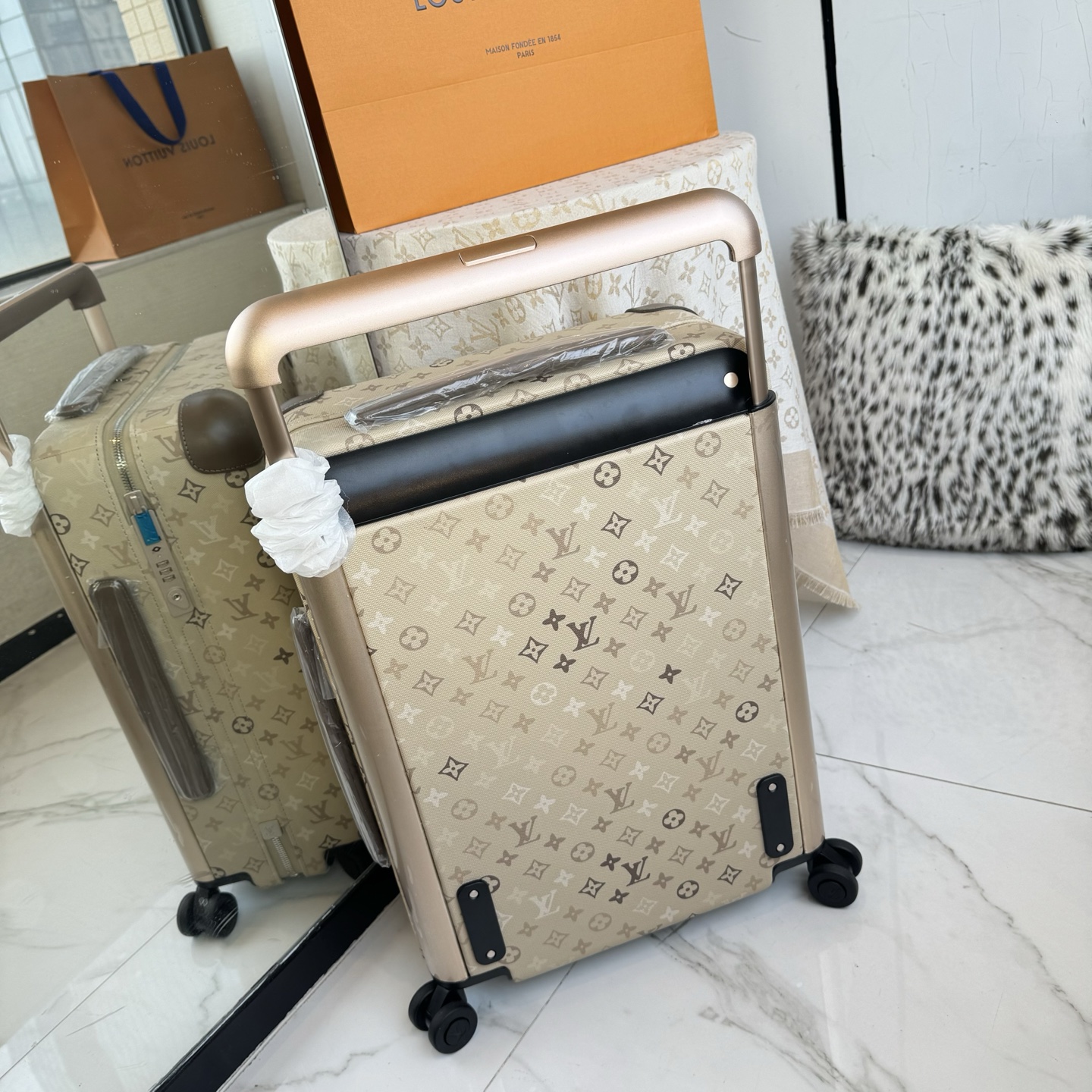 LV 一比一 Monogram Sand 米色老花行李箱 精品旅行箱| 14 LV 一比一 Monogram Sand 米色老花行李箱 精品旅行箱