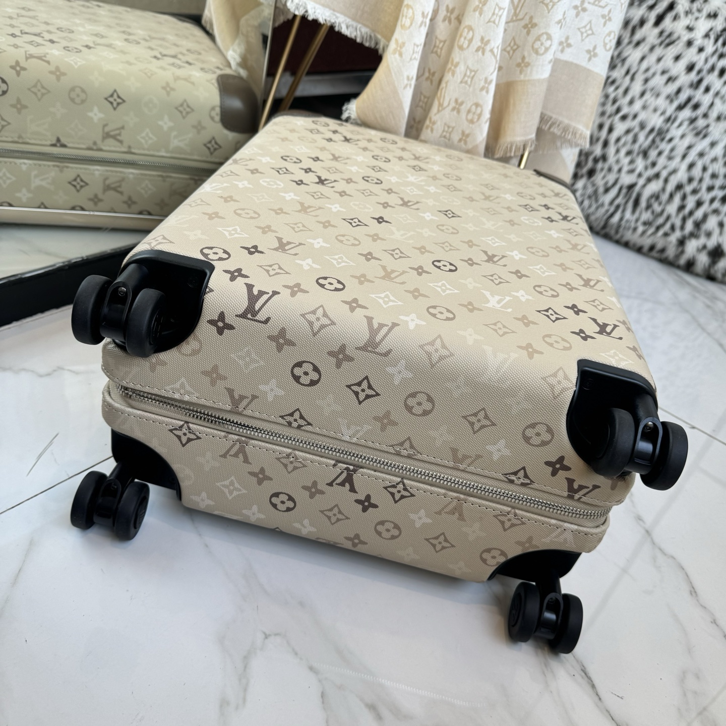 LV 一比一 Monogram Sand 米色老花行李箱 精品旅行箱| 9 LV 一比一 Monogram Sand 米色老花行李箱 精品旅行箱
