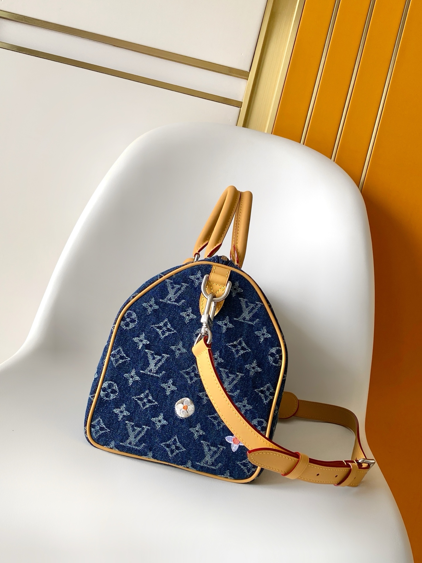 LV 高仿女款 牛仔刺繡 Speedy 手提斜背包 花卉點綴款| 14 LV 高仿女款 牛仔刺繡 Speedy 手提斜背包 花卉點綴款
