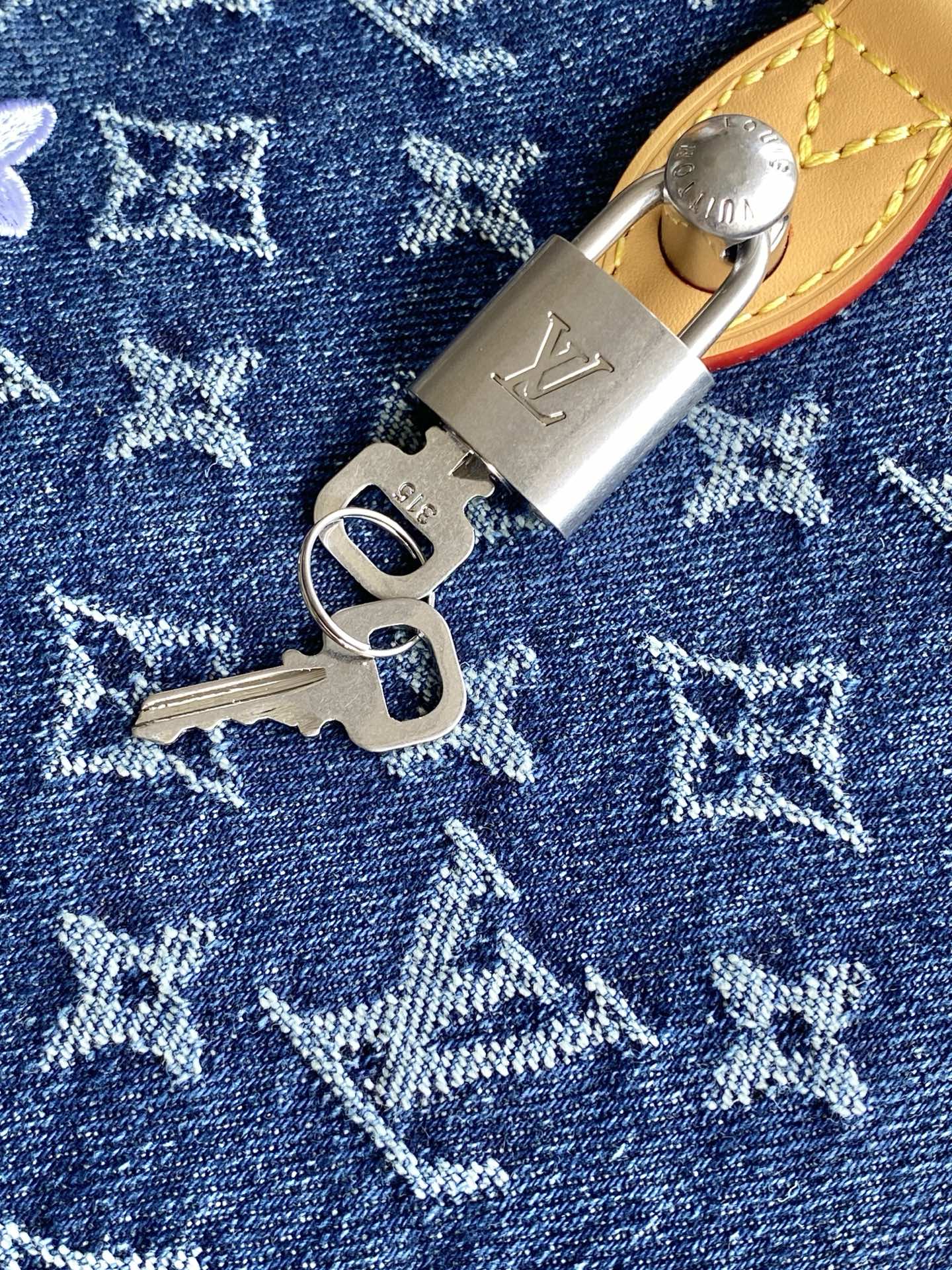 LV 高仿女款 牛仔刺繡 Speedy 手提斜背包 花卉點綴款| 10 LV 高仿女款 牛仔刺繡 Speedy 手提斜背包 花卉點綴款