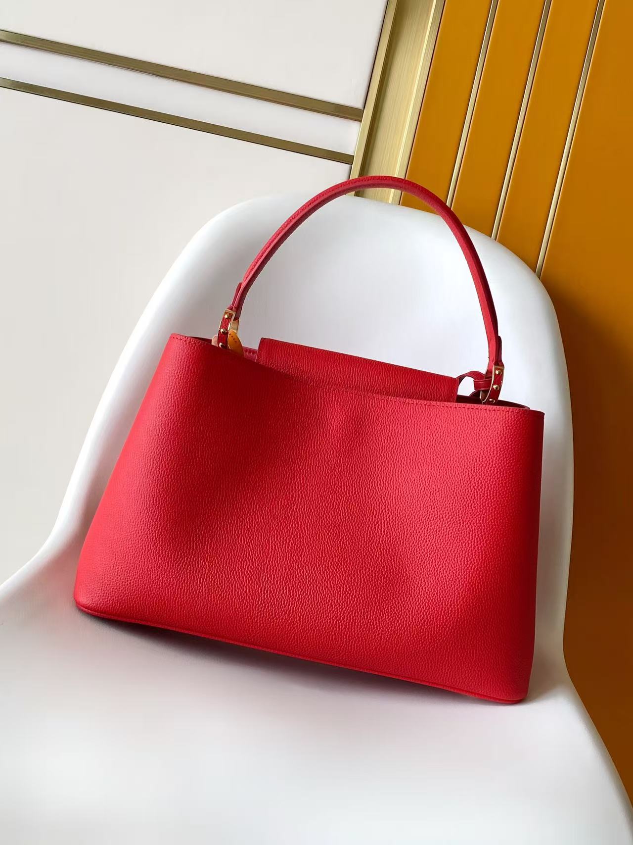 LV A貨 女款 Capucines 手提肩背包 紅色皮革 高級感氣場款| 13 LV A貨 女款 Capucines 手提肩背包 紅色皮革 高級感氣場款