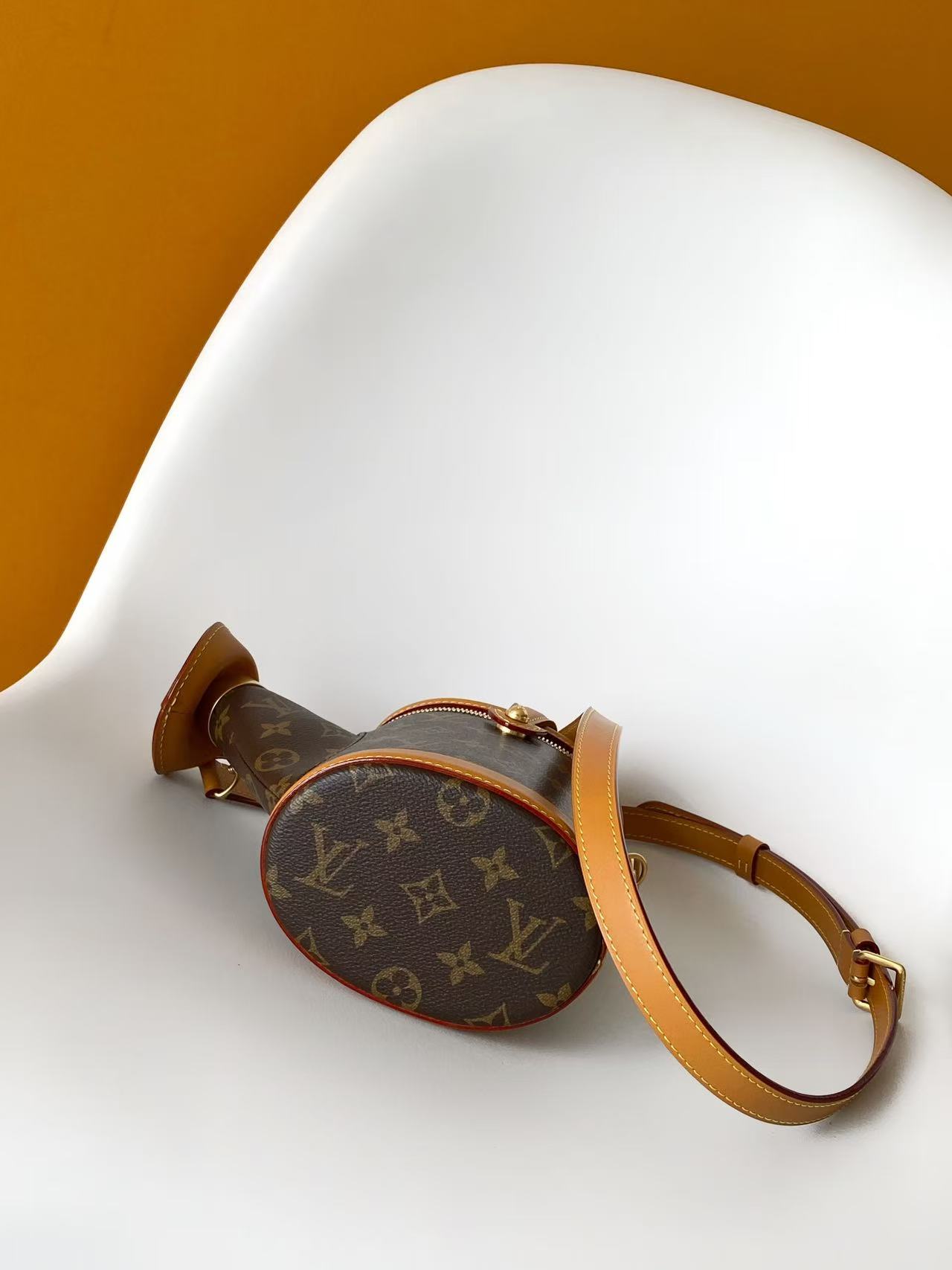LV 原單 女款 水桶包 Monogram 手提斜背包 小巧實用款| 10 LV 原單 女款 水桶包 Monogram 手提斜背包 小巧實用款