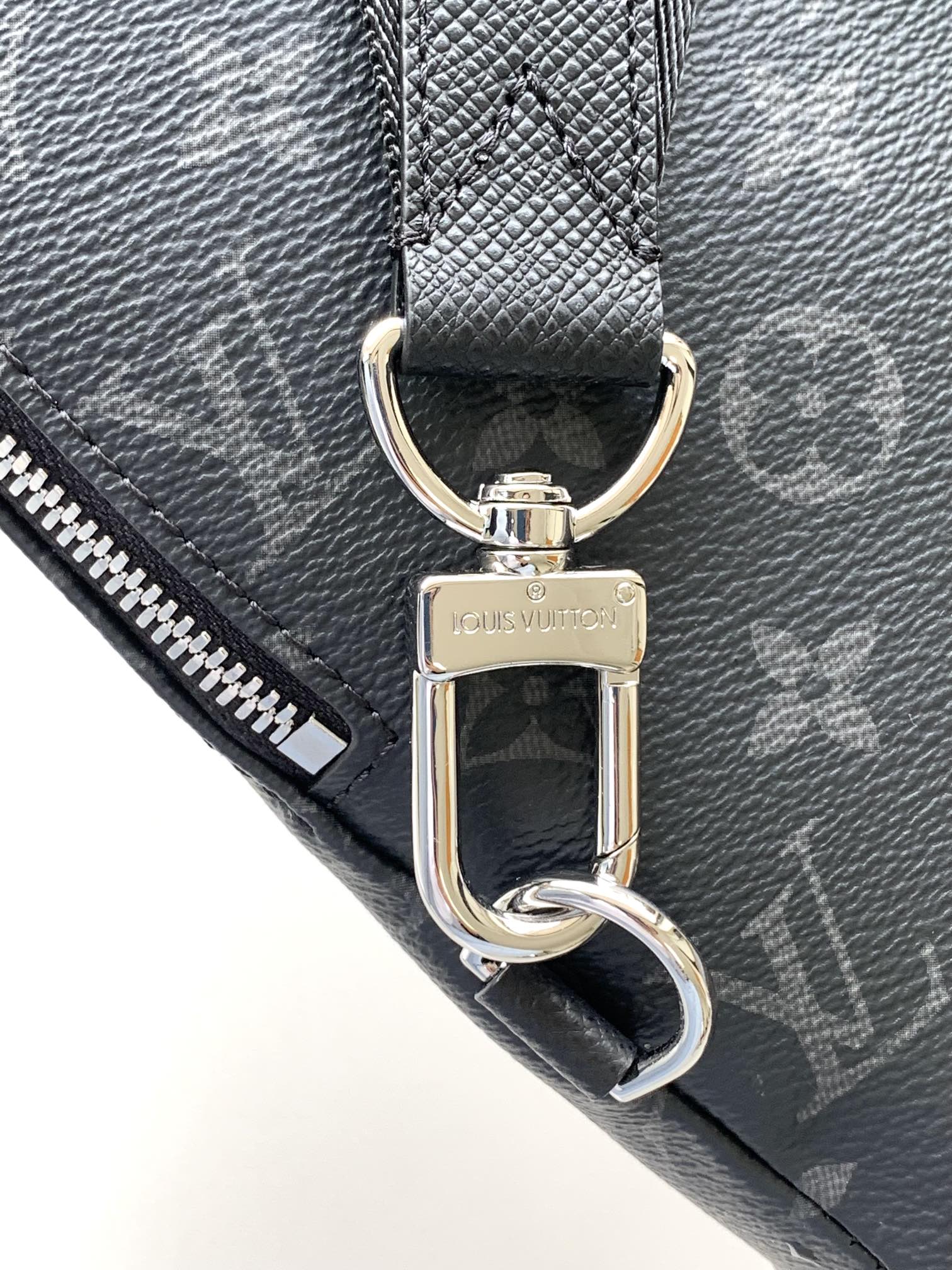 LV 一比一 男款 胸包斜背包 Monogram Eclipse 黑色運動休閒款| 9 LV 一比一 男款 胸包斜背包 Monogram Eclipse 黑色運動休閒款