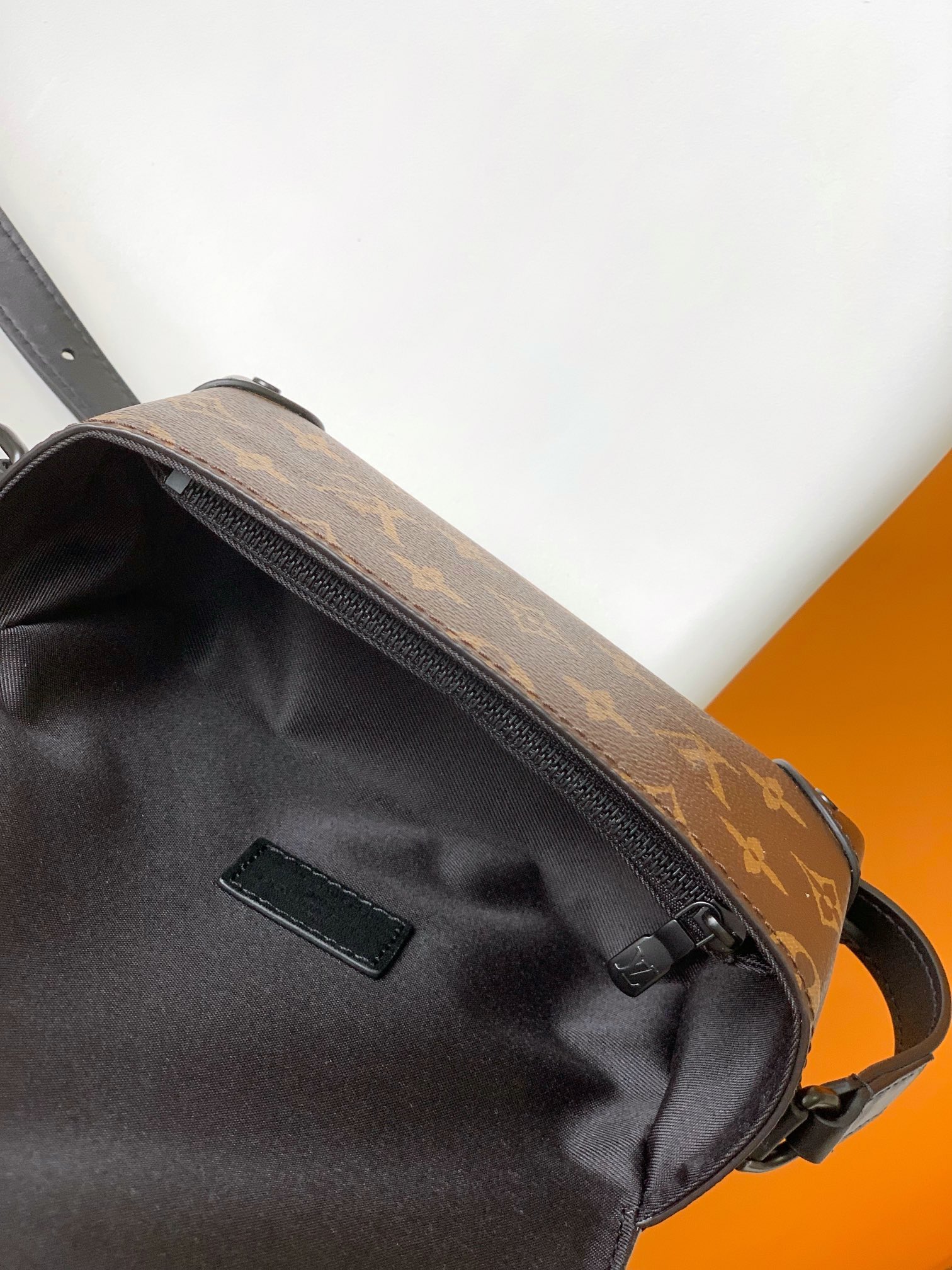 LV 原單 女款 Monogram 鏈條翻蓋斜背包 經典老花 百搭時尚款| 8 LV 原單 女款 Monogram 鏈條翻蓋斜背包 經典老花 百搭時尚款