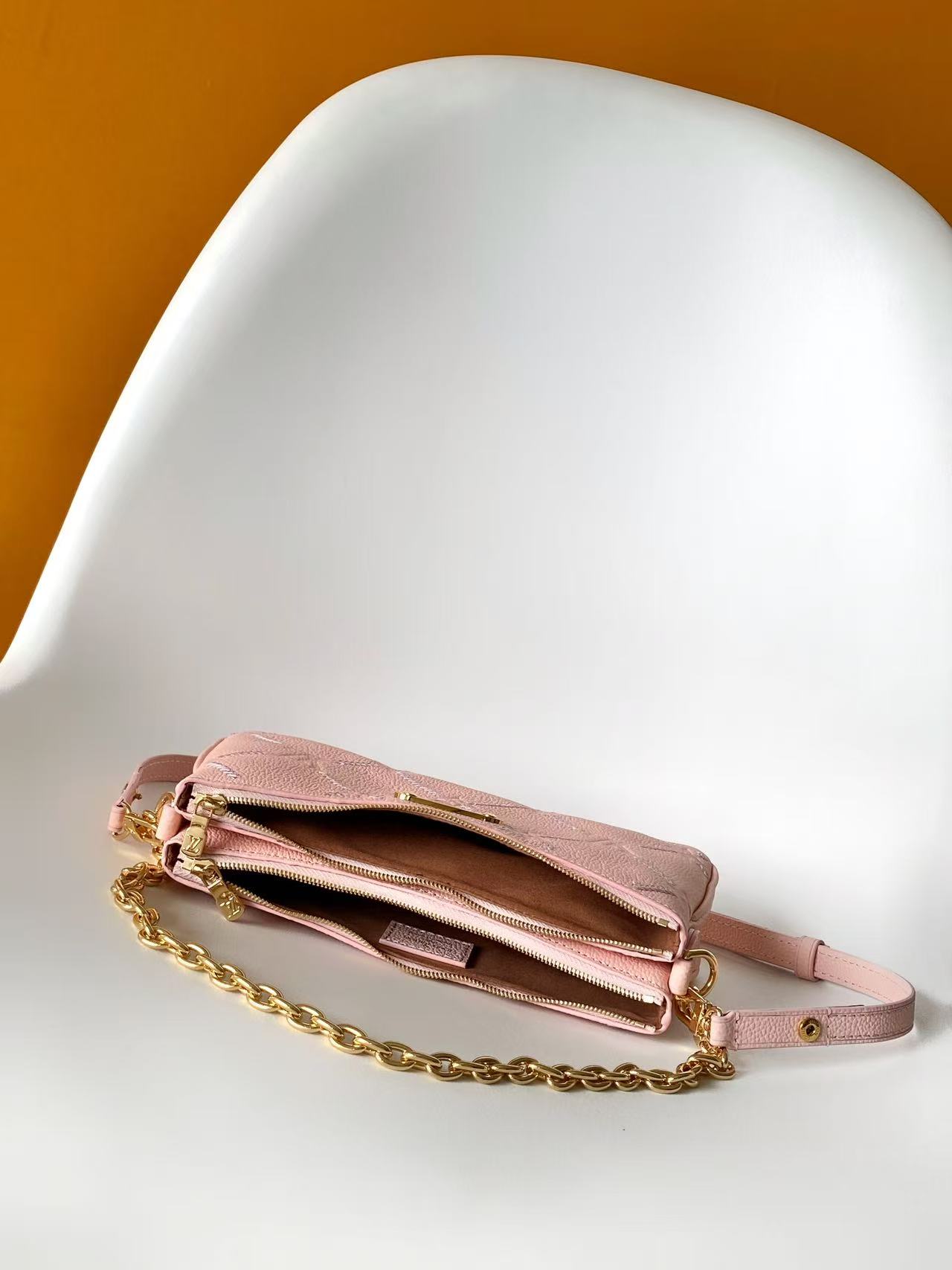 LV 一比一 Mini Pochette 粉色壓紋鏈條手拿斜背包| 8 LV 一比一 Mini Pochette 粉色壓紋鏈條手拿斜背包