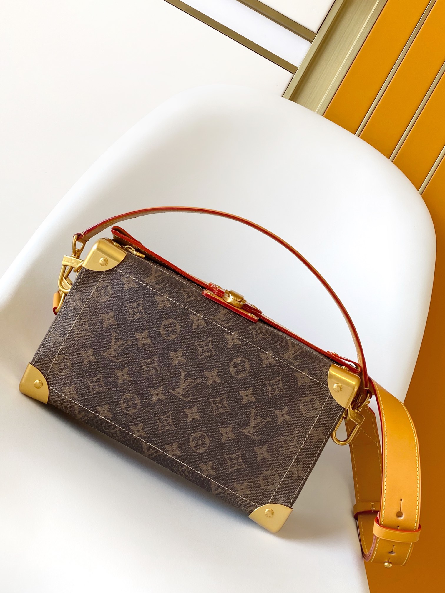 LV 高仿 Petite Malle Monogram 拼色鏈條手提包