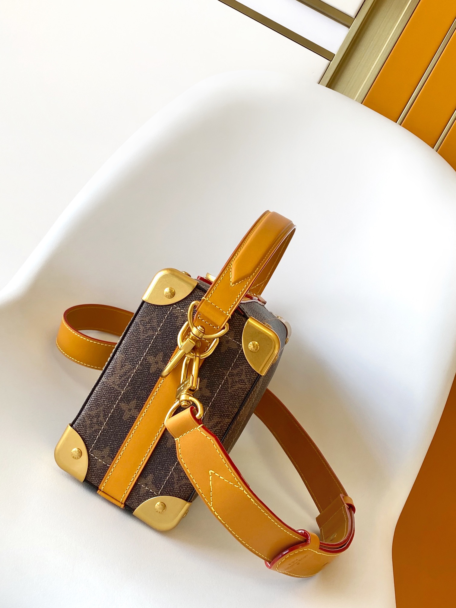 LV 高仿 Petite Malle Monogram 拼色鏈條手提包