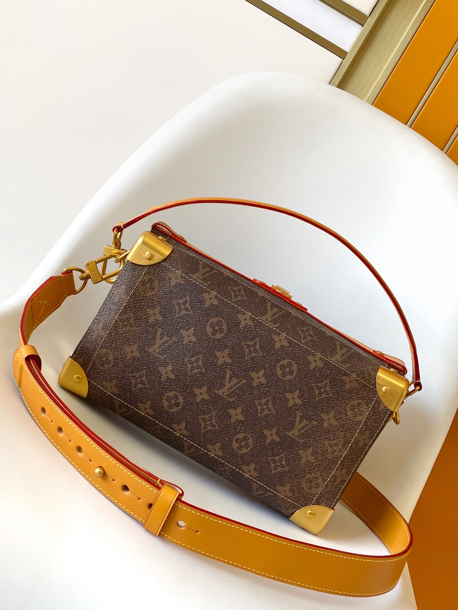 LV 高仿 Petite Malle Monogram 拼色鏈條手提包