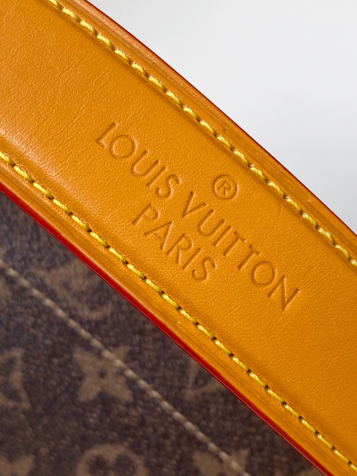 LV 高仿 Petite Malle Monogram 拼色鏈條手提包