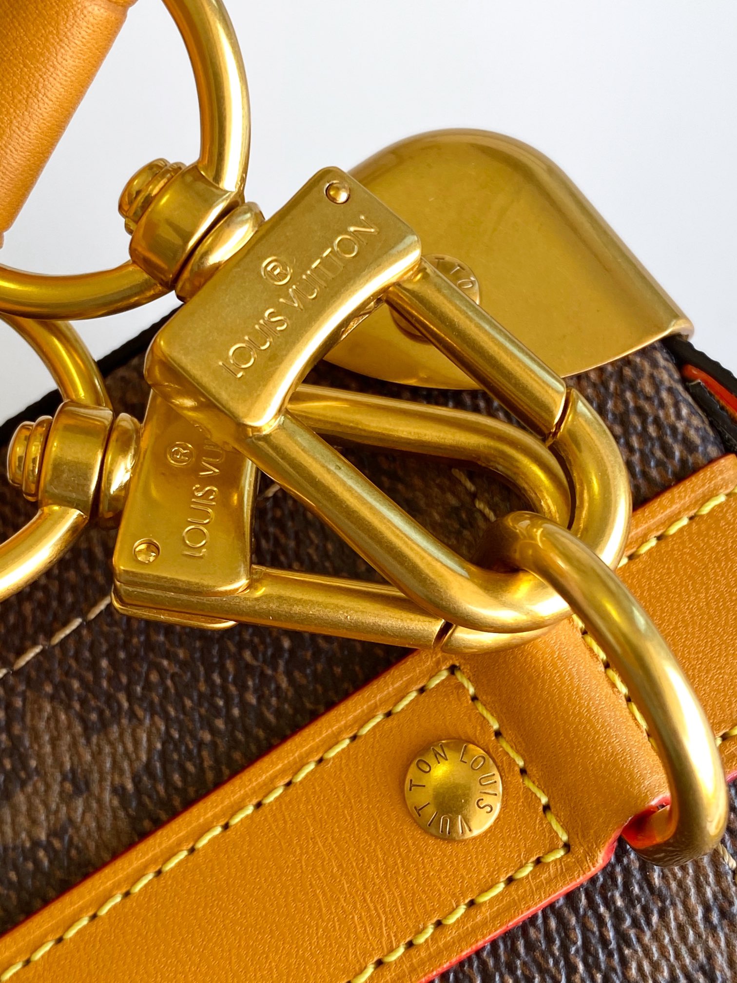 LV 高仿 Petite Malle Monogram 拼色鏈條手提包
