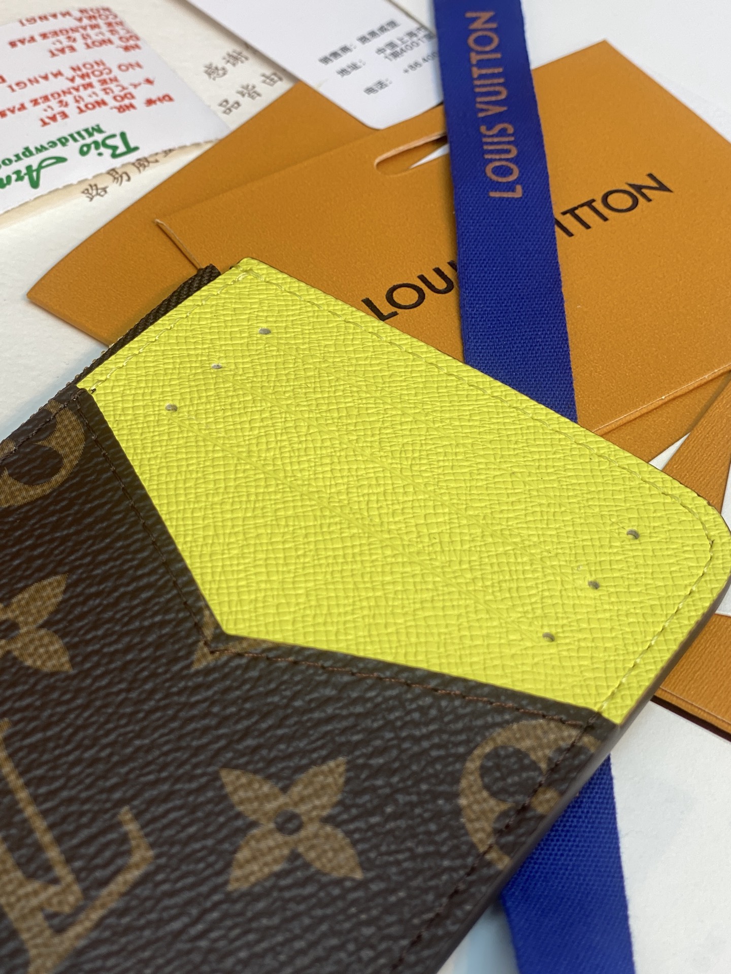 LV 高仿 Monogram 拉鍊零錢包 四葉草吊飾款 女用卡包收納包| 8 LV 高仿 Monogram 拉鍊零錢包 四葉草吊飾款 女用卡包收納包