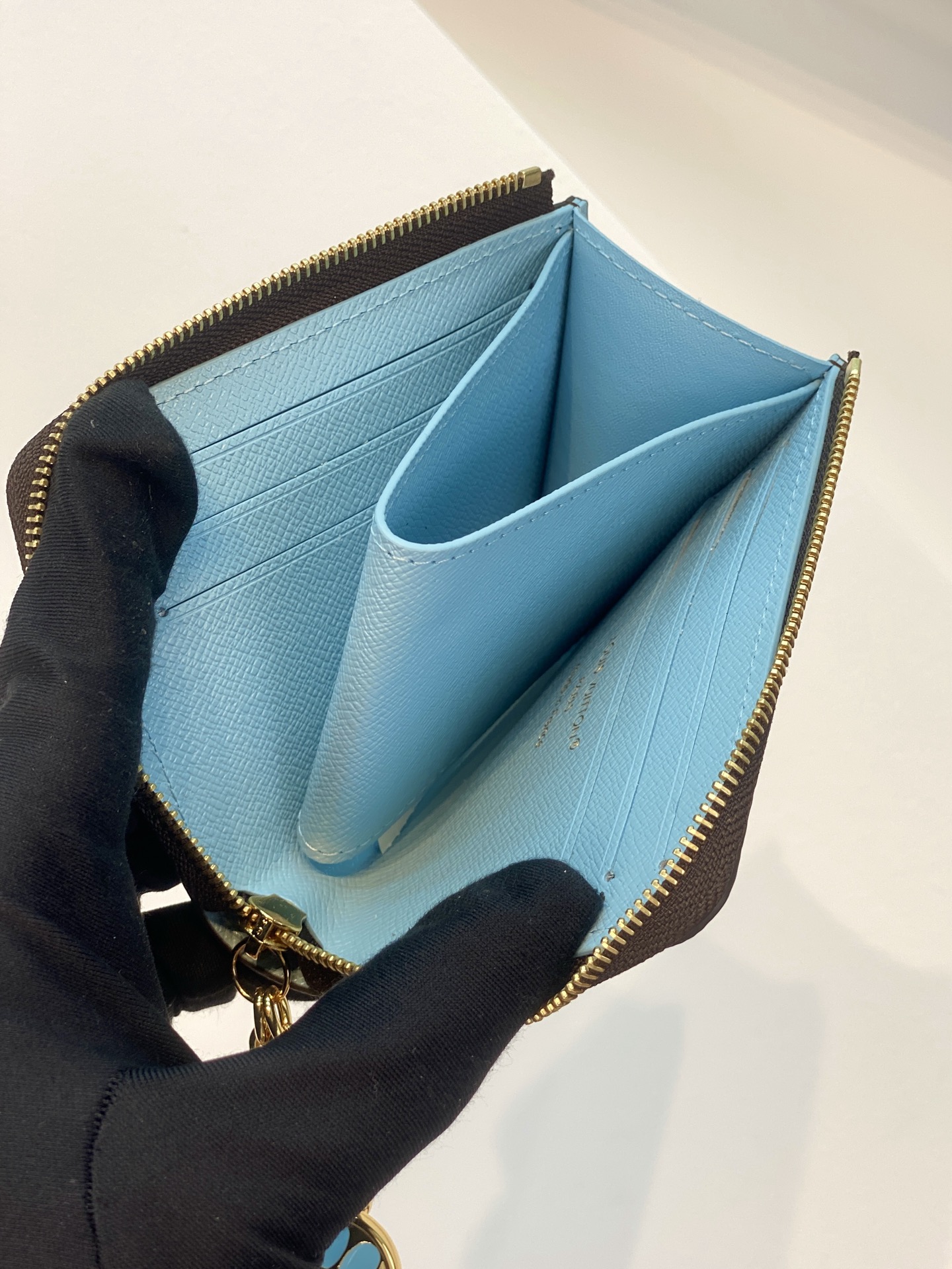 LV 原單 Monogram 三折短夾 天空藍內裡 女款精品皮夾| 15 LV 原單 Monogram 三折短夾 天空藍內裡 女款精品皮夾