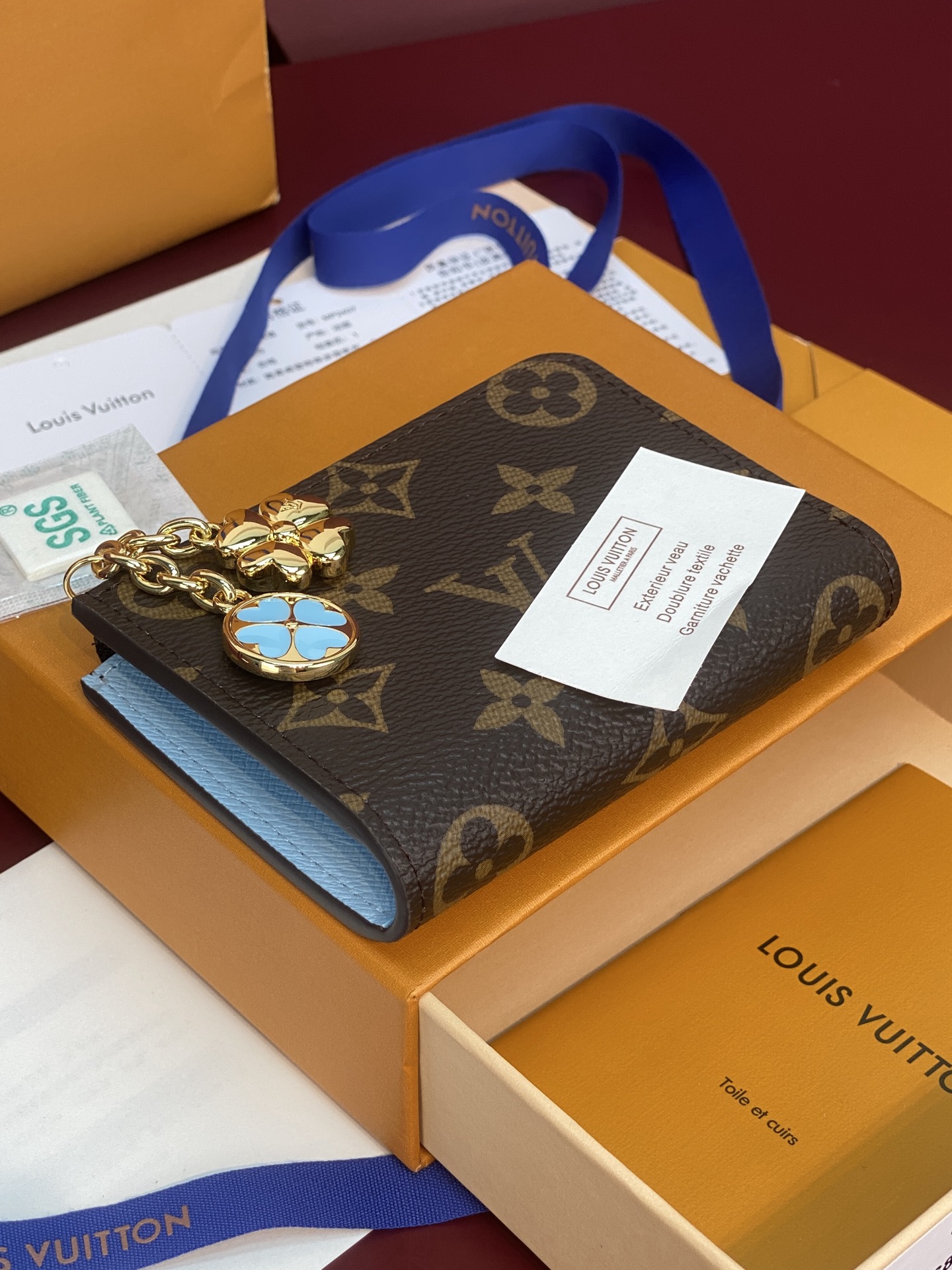 LV 原單 Monogram 三折短夾 天空藍內裡 女款精品皮夾| 8 LV 原單 Monogram 三折短夾 天空藍內裡 女款精品皮夾