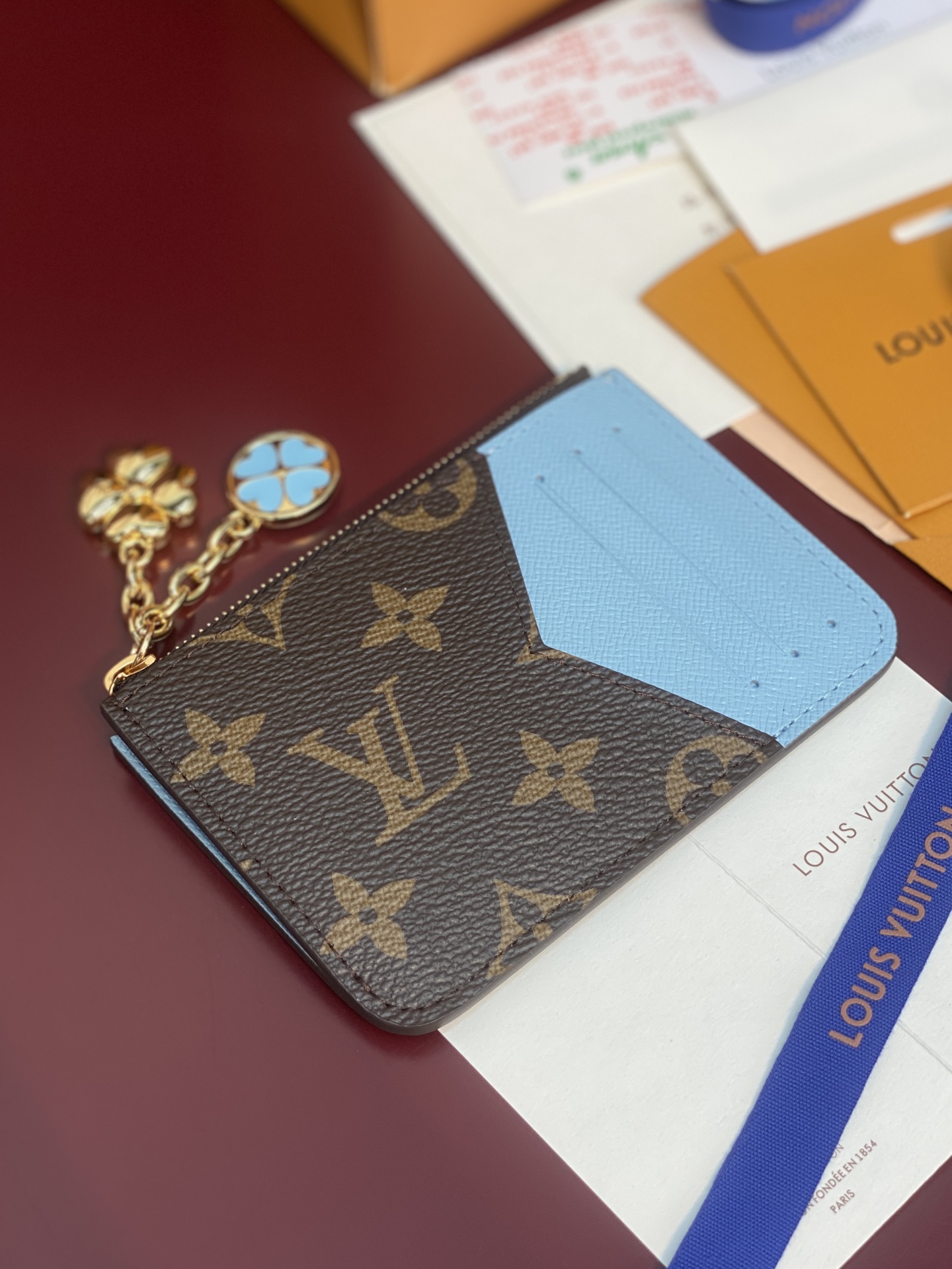 LV A貨 Monogram 零錢包 四葉草掛飾款 女用迷你收納皮夾| 12 LV A貨 Monogram 零錢包 四葉草掛飾款 女用迷你收納皮夾