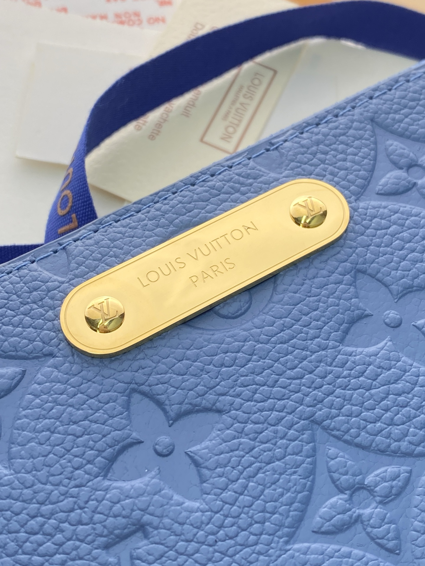 LV 原單 Empreinte 壓紋拉鍊長夾 湖水藍女士精品皮夾| 15 LV 原單 Empreinte 壓紋拉鍊長夾 湖水藍女士精品皮夾