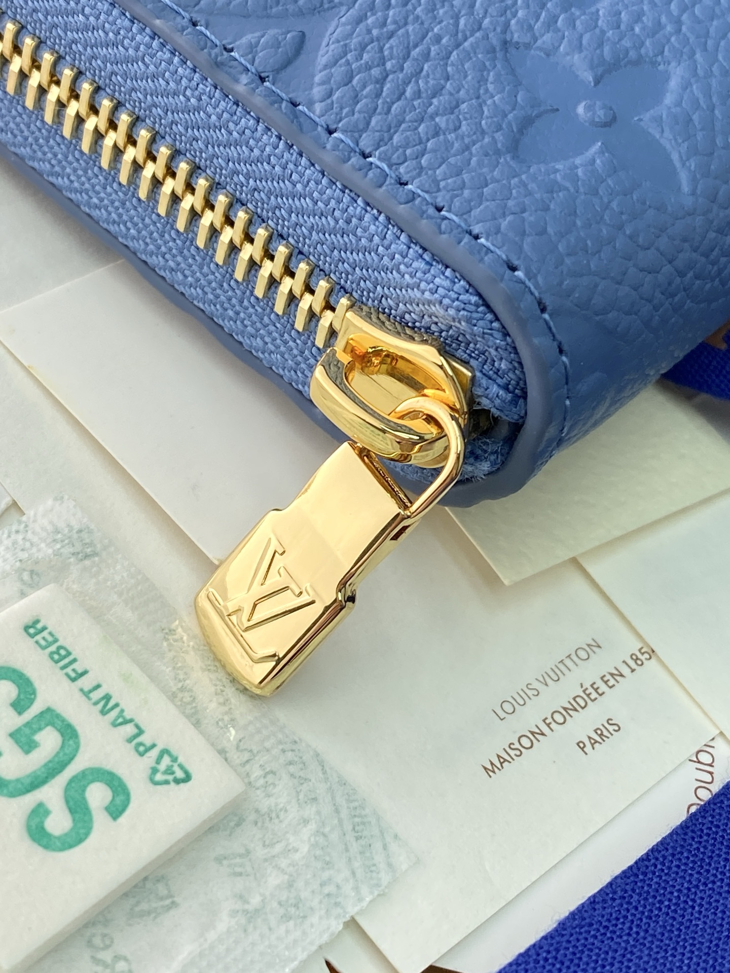 LV 原單 Empreinte 壓紋拉鍊長夾 湖水藍女士精品皮夾| 14 LV 原單 Empreinte 壓紋拉鍊長夾 湖水藍女士精品皮夾