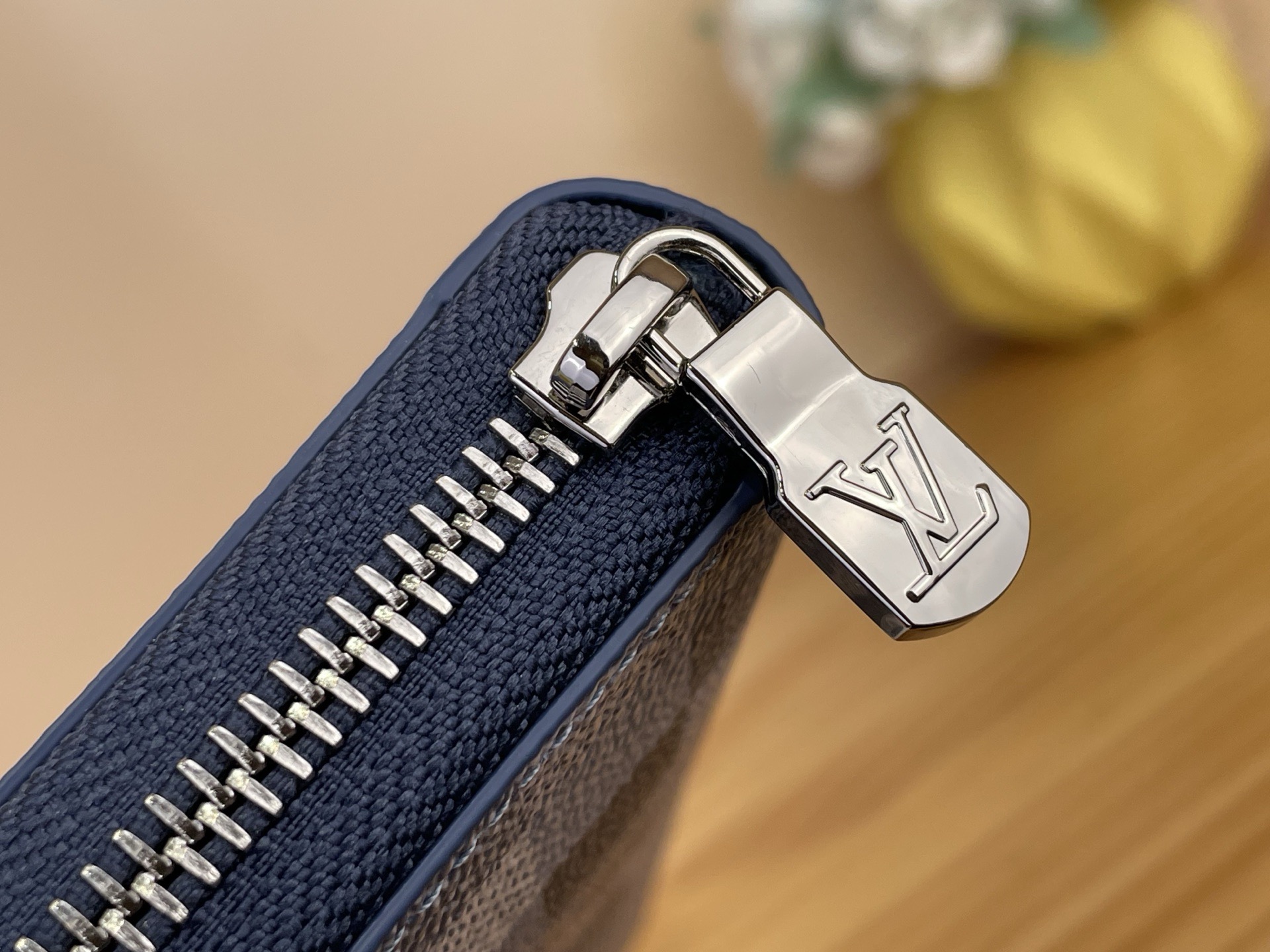 LV 高仿 Damier Pixel 拉鍊長夾 藍灰棋盤格男士皮夾| 11 LV 高仿 Damier Pixel 拉鍊長夾 藍灰棋盤格男士皮夾