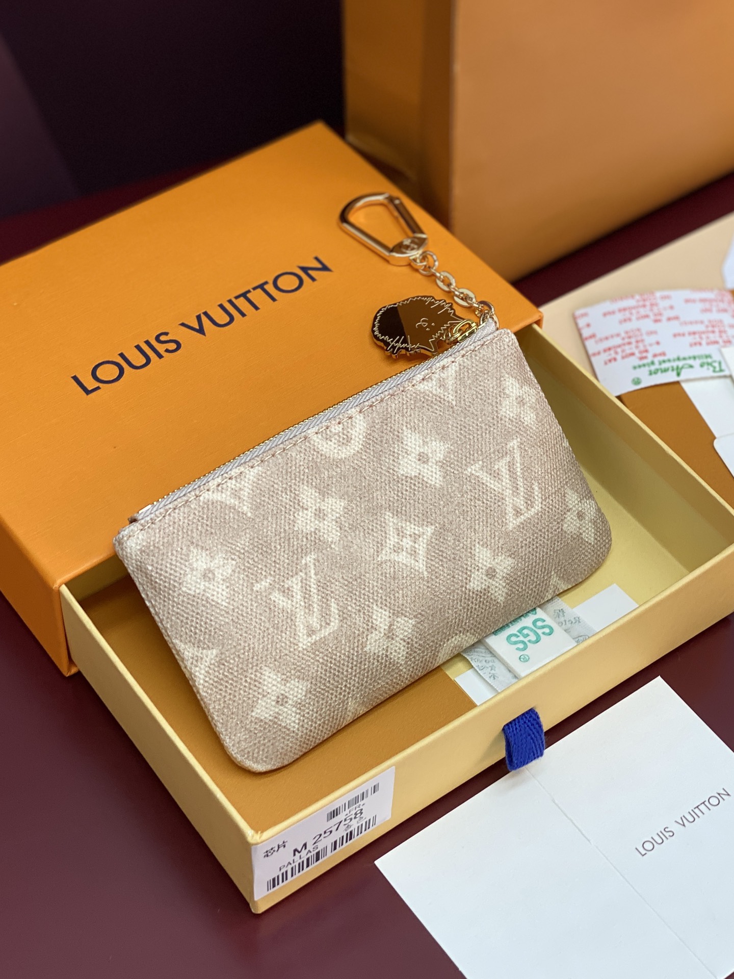 LV A貨 Monogram 帆布零錢包 米白配色掛飾收納小包| 13 LV A貨 Monogram 帆布零錢包 米白配色掛飾收納小包