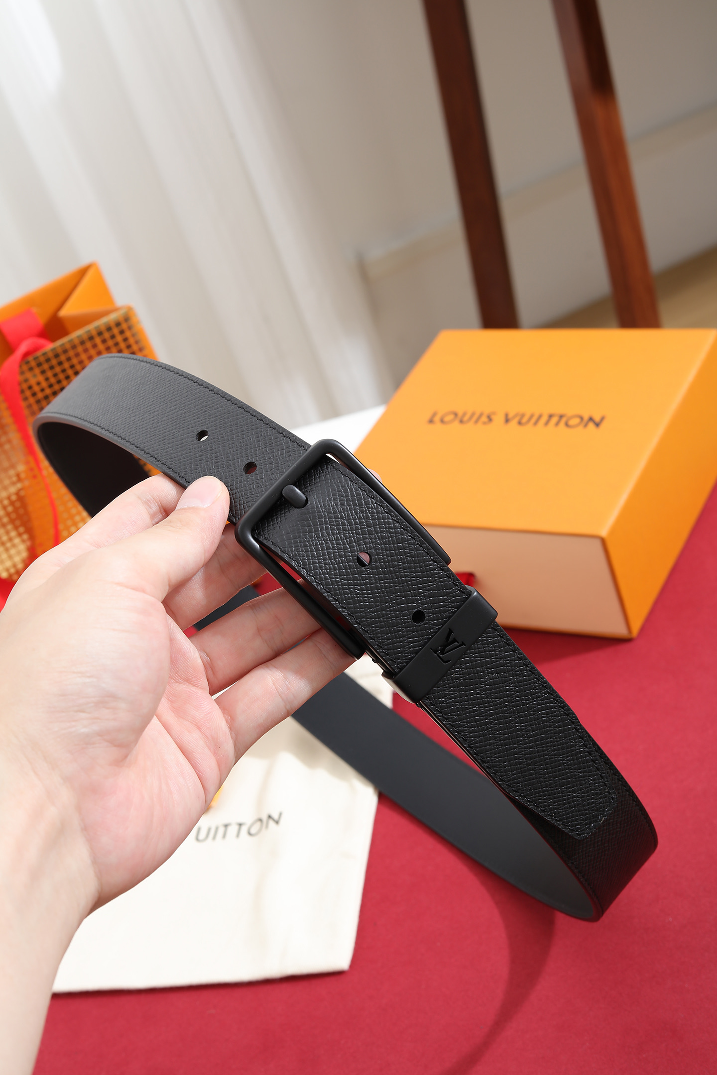 LV 原單男款荔枝紋真皮皮帶 經典黑色商務百搭款| 3 LV 原單男款荔枝紋真皮皮帶 經典黑色商務百搭款