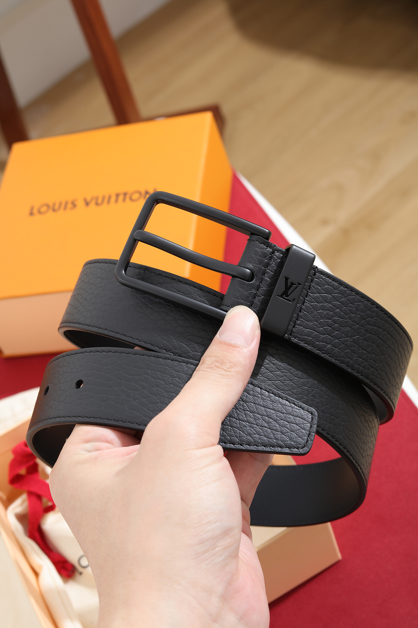 LV 高仿男款黑色皮帶 荔枝紋真皮百搭商務款| 14 LV 高仿男款黑色皮帶 荔枝紋真皮百搭商務款