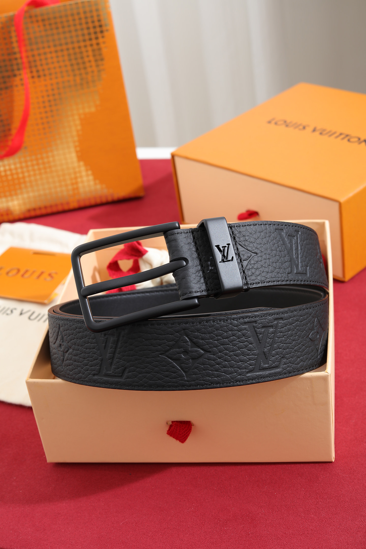 LV 復刻男款Monogram壓紋皮帶 黑色霧面扣頭商務款| 14 LV 復刻男款Monogram壓紋皮帶 黑色霧面扣頭商務款