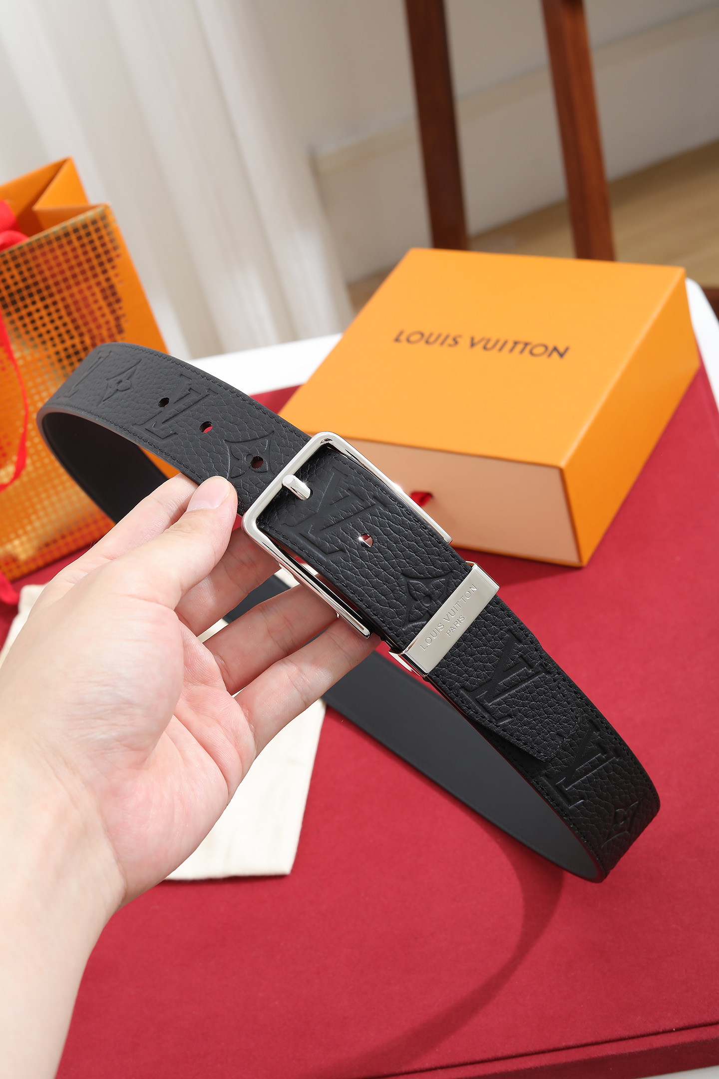 LV 原單男款Monogram壓紋真皮腰帶 銀扣商務休閒款