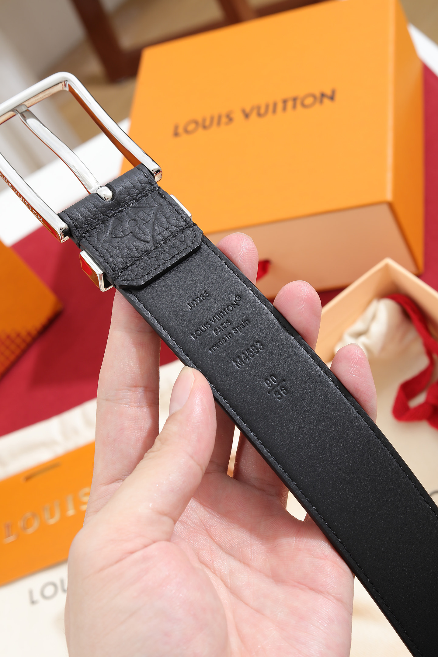 LV 原單男款Monogram壓紋真皮腰帶 銀扣商務休閒款