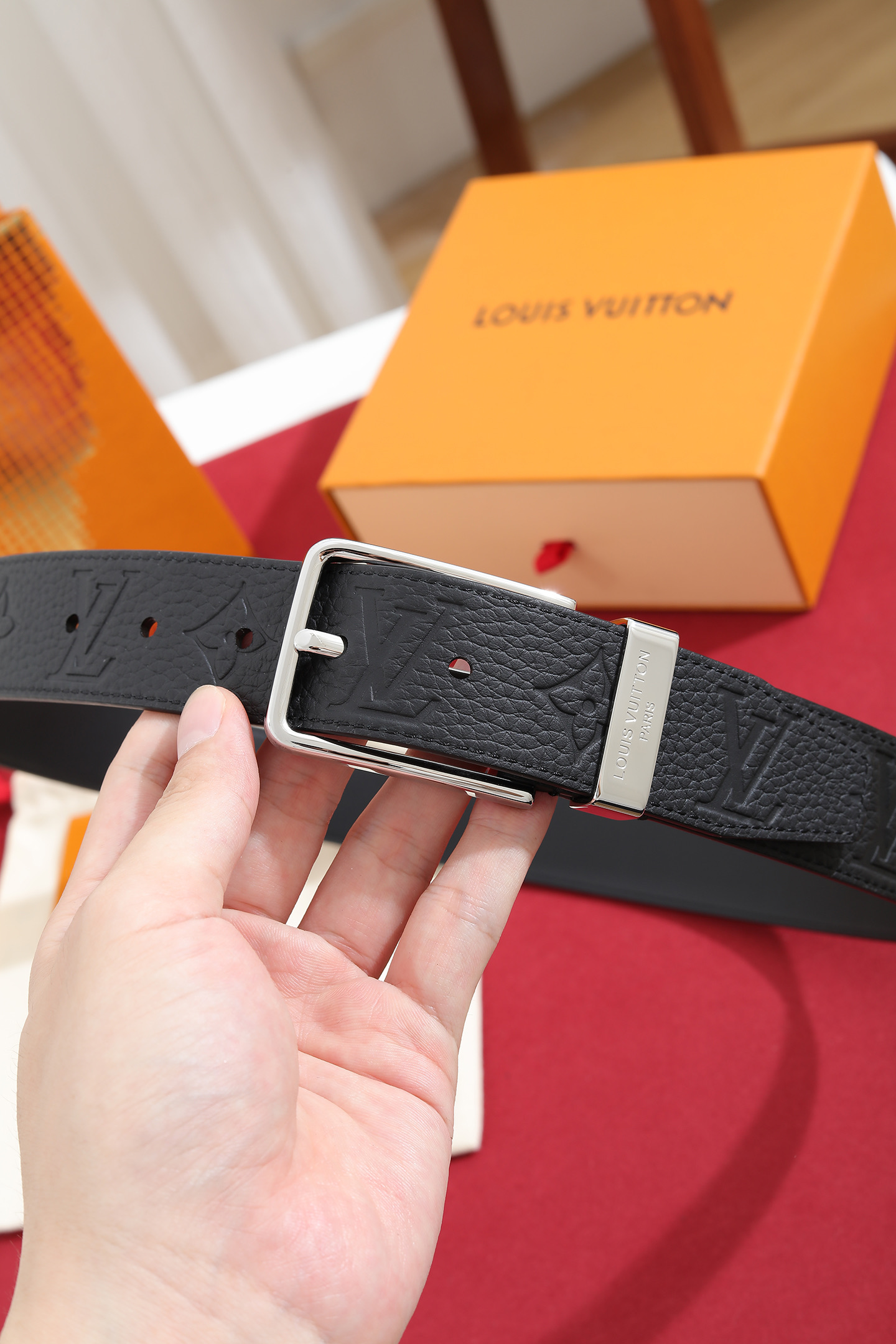 LV 原單男款Monogram壓紋真皮腰帶 銀扣商務休閒款