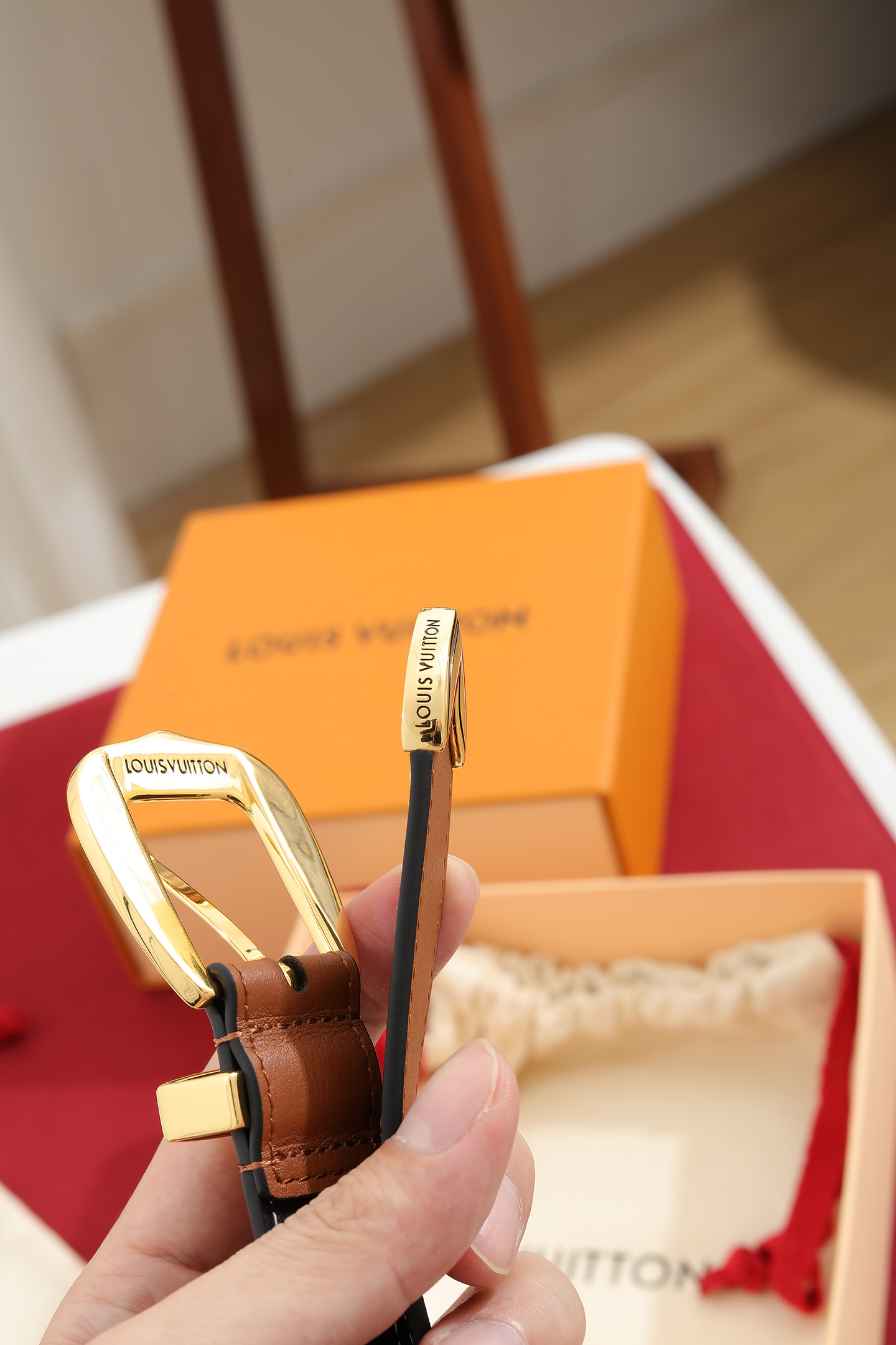 LV A貨女款焦糖色細版真皮皮帶 金色扣頭氣質百搭款