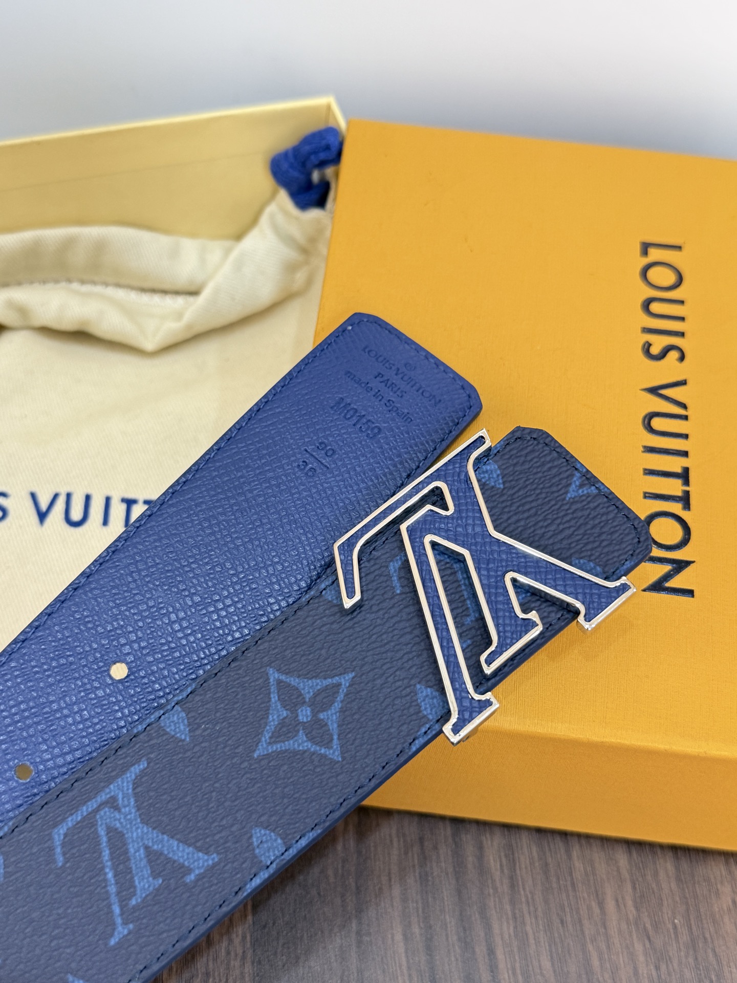 LV 原單男款藍色Monogram皮帶 大LV字母扣時尚商務款| 12 LV 原單男款藍色Monogram皮帶 大LV字母扣時尚商務款