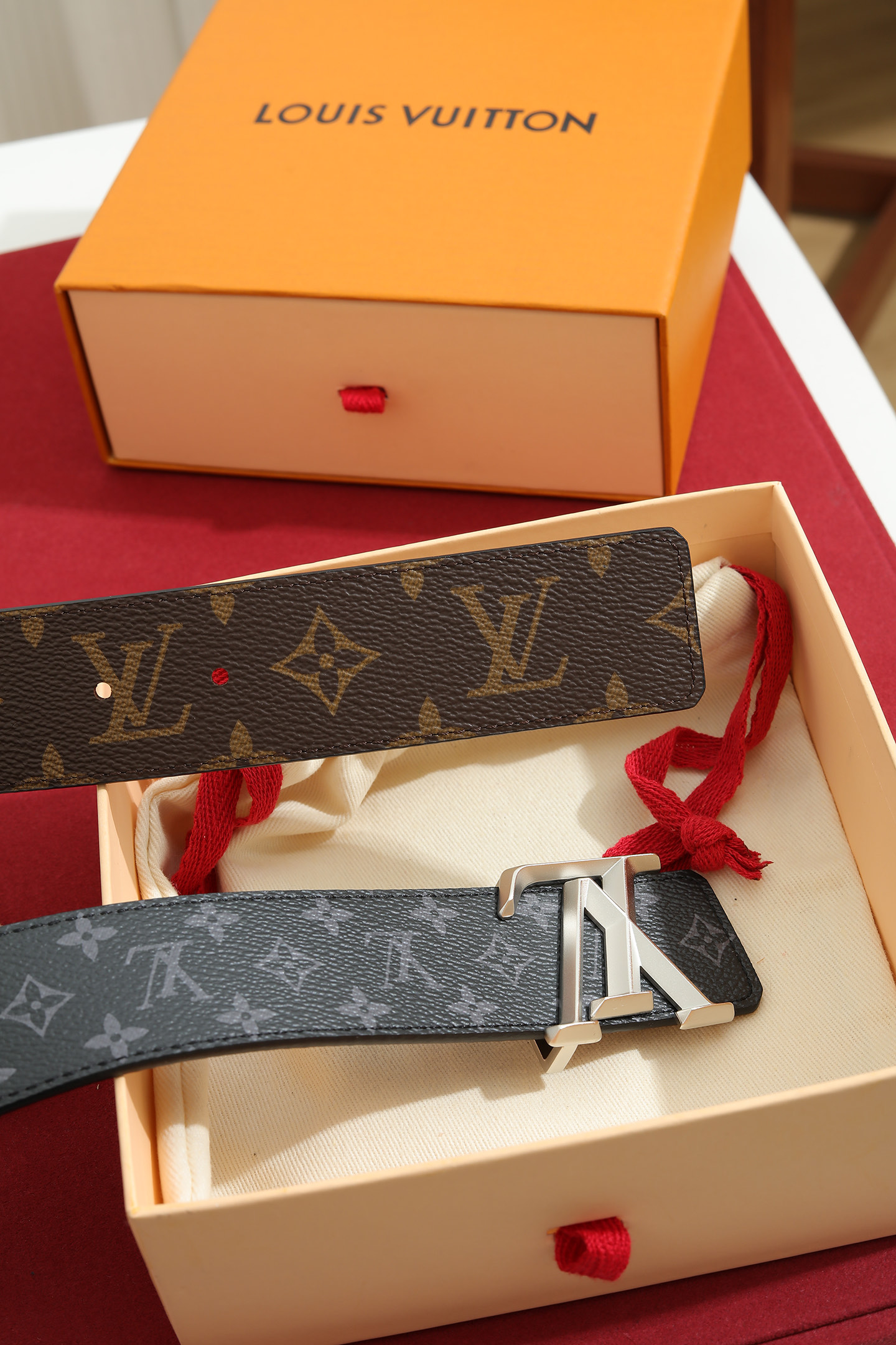 LV A貨男款黑灰Monogram皮帶 霧銀LV字母扣百搭款| 7 LV A貨男款黑灰Monogram皮帶 霧銀LV字母扣百搭款