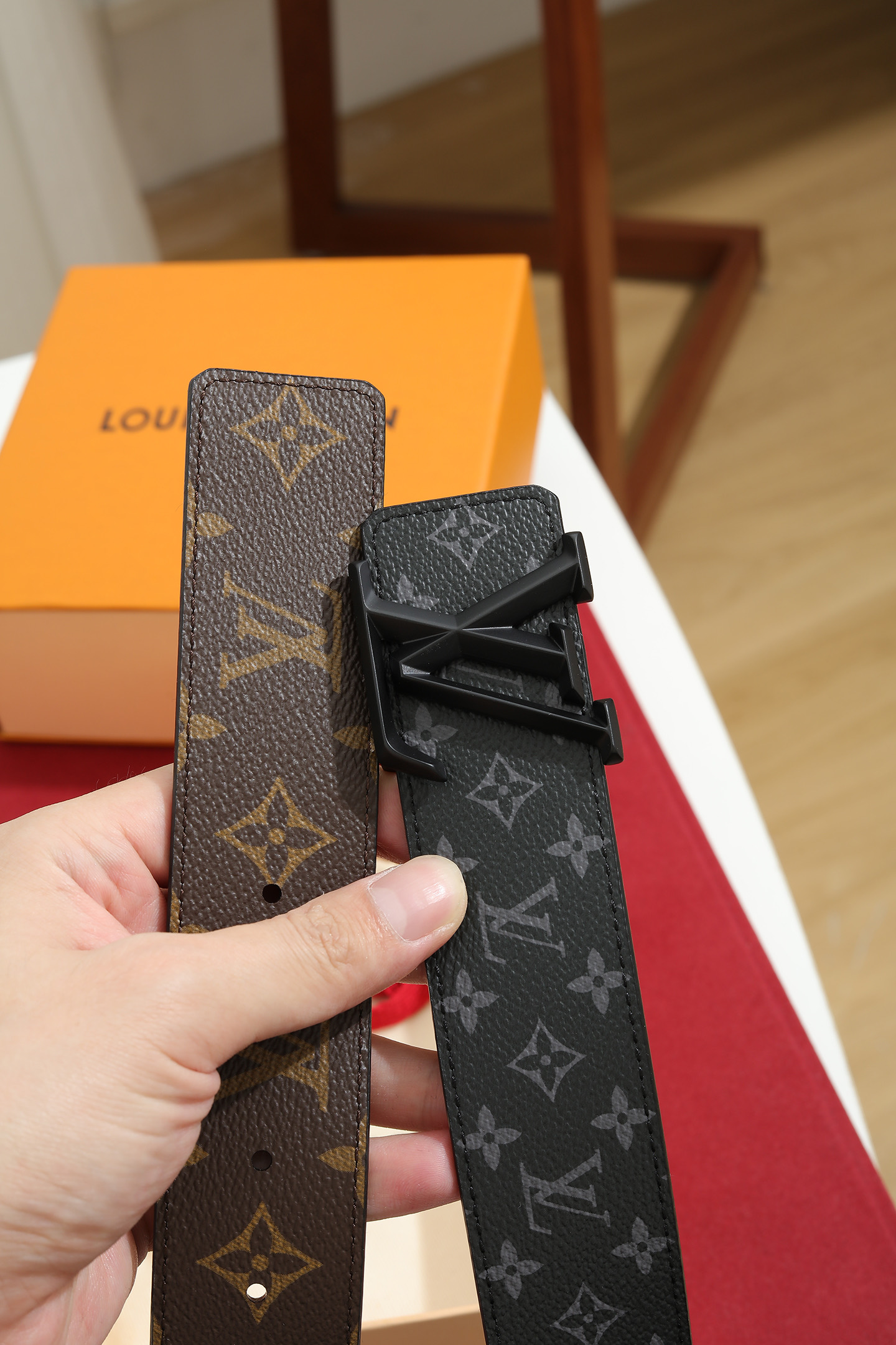 LV 復刻男款黑灰Monogram皮帶 霧黑LV字母扣潮流款| 12 LV 復刻男款黑灰Monogram皮帶 霧黑LV字母扣潮流款