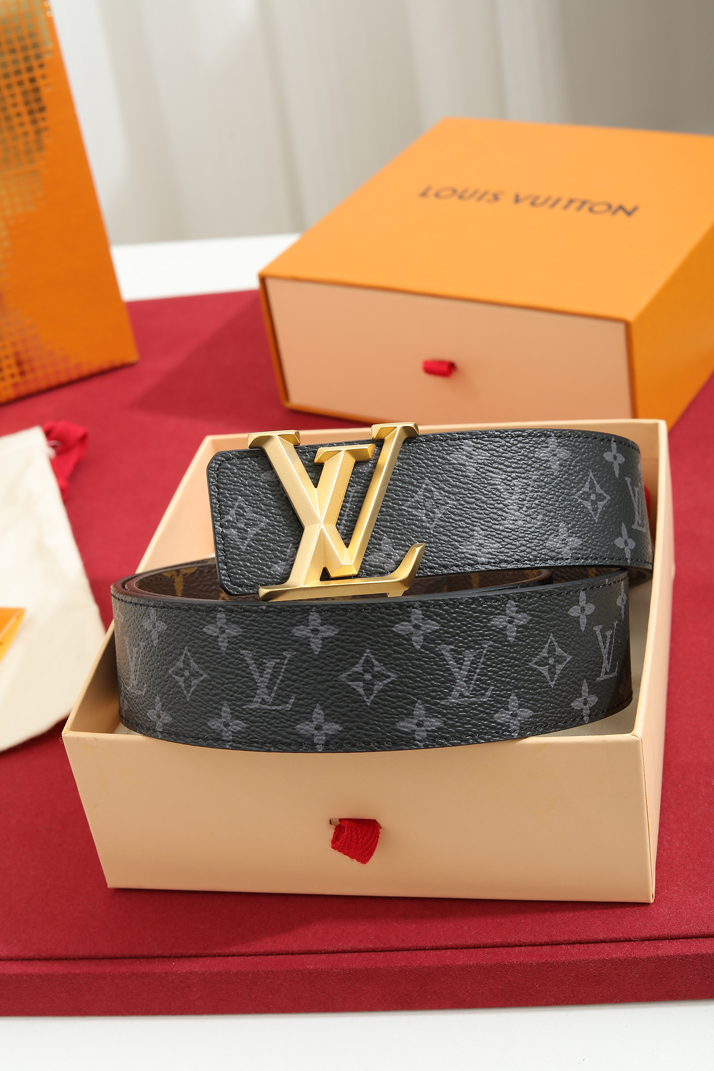 LV A貨男款 Monogram Eclipse 經典LV扣頭皮帶 商務百搭款