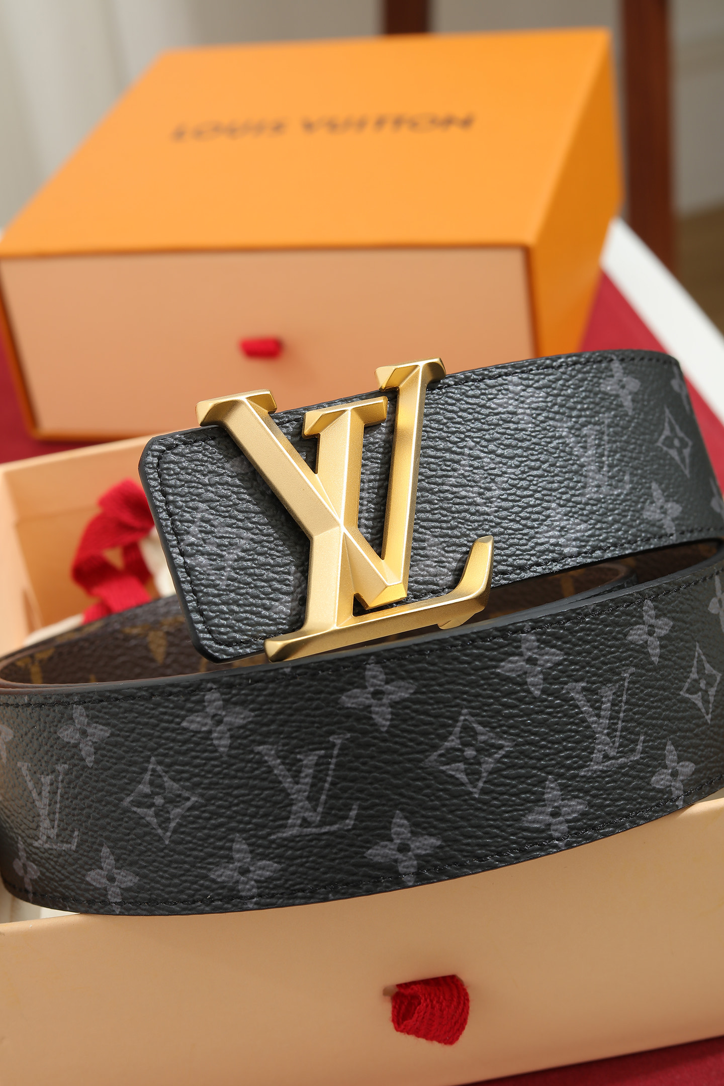 LV A貨男款 Monogram Eclipse 經典LV扣頭皮帶 商務百搭款