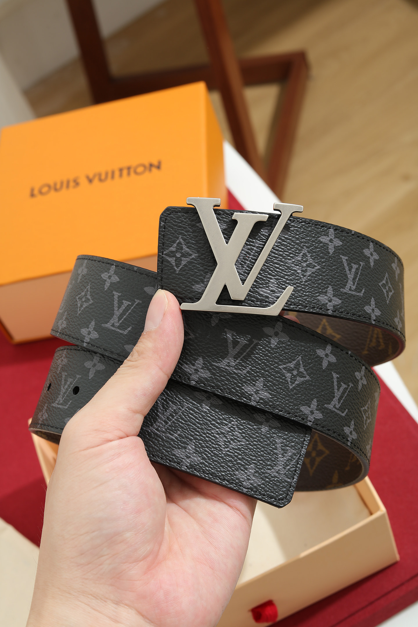 LV 高仿男款 Monogram Eclipse 銀色LV扣頭皮帶 時尚百搭款| 14 LV 高仿男款 Monogram Eclipse 銀色LV扣頭皮帶 時尚百搭款